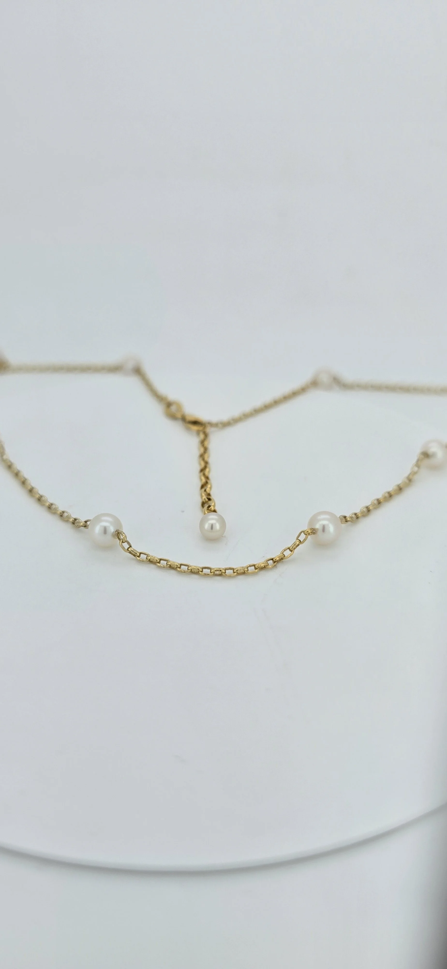 9ct Yellow Gold Oval Belcher Chain with White Pearls
