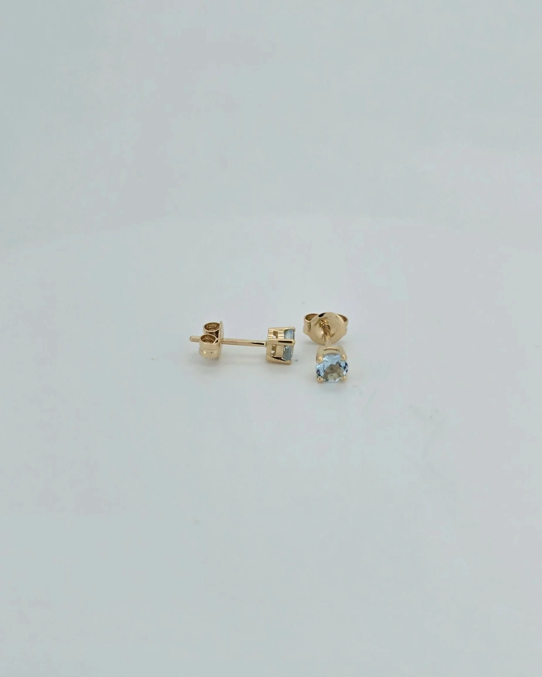 9ct Yellow Gold Amethyst Stud Earrings