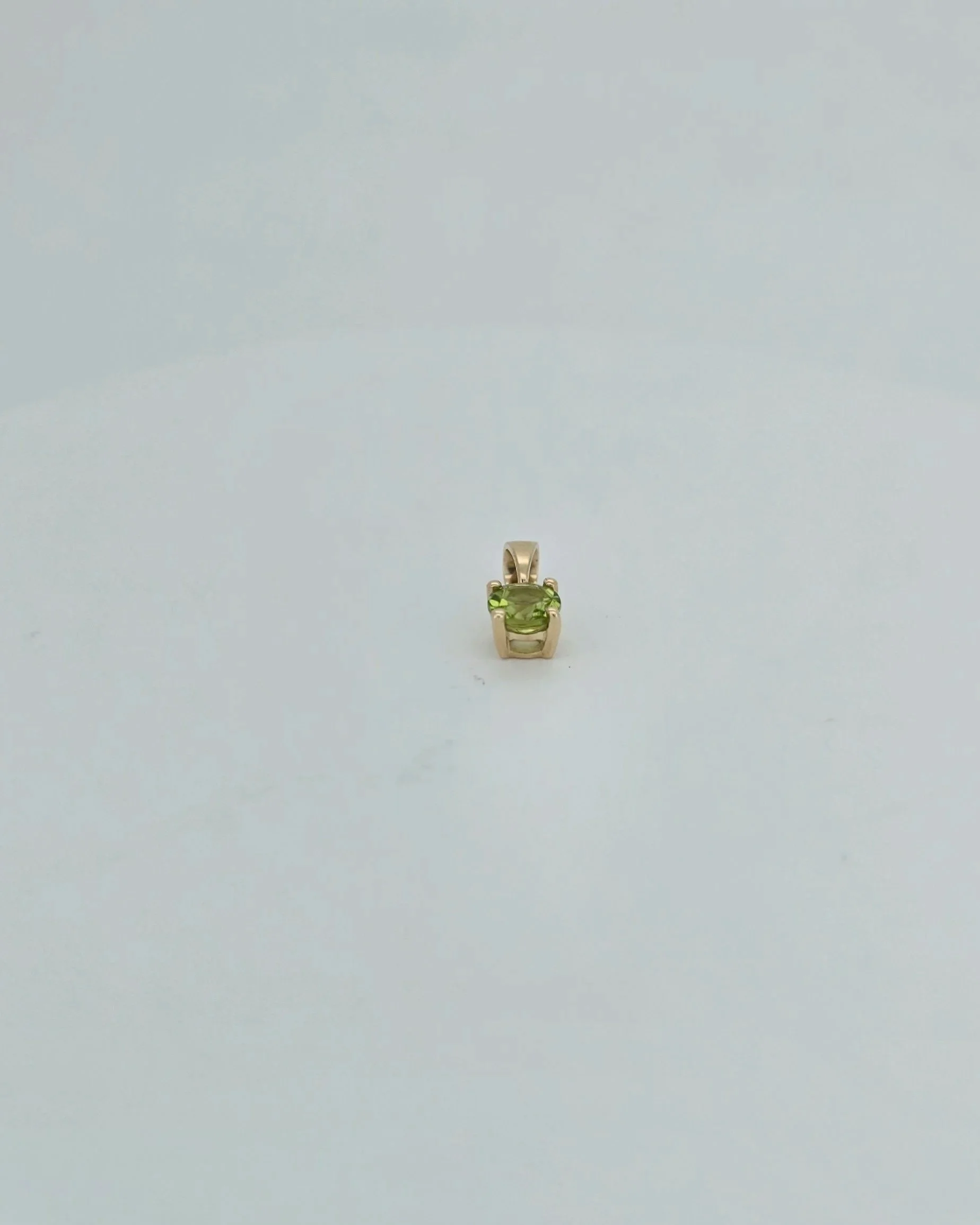 9ct Yellow Gold Peridot Birthstone Pendant