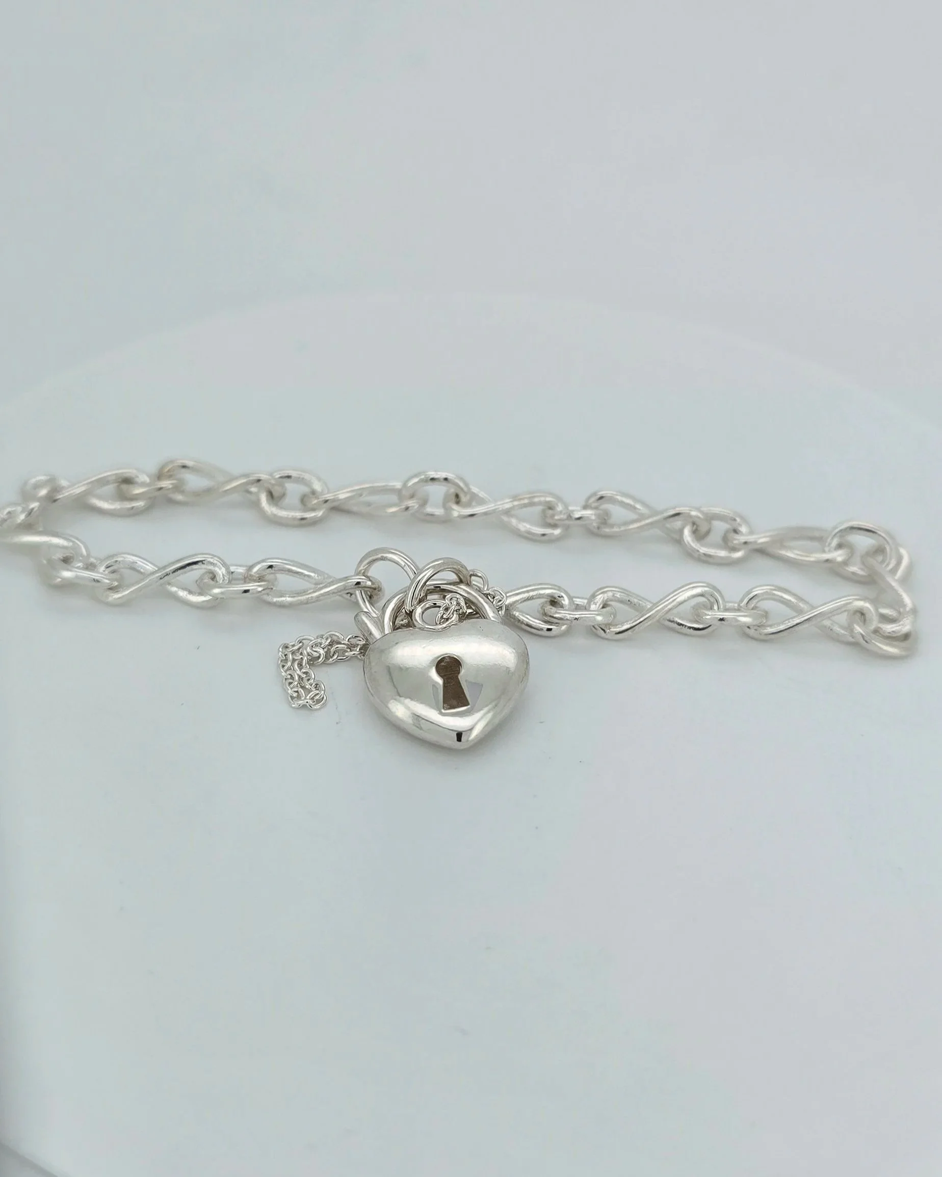 Sterling Silver Infinity 1-1 Figaro Cable bracelet