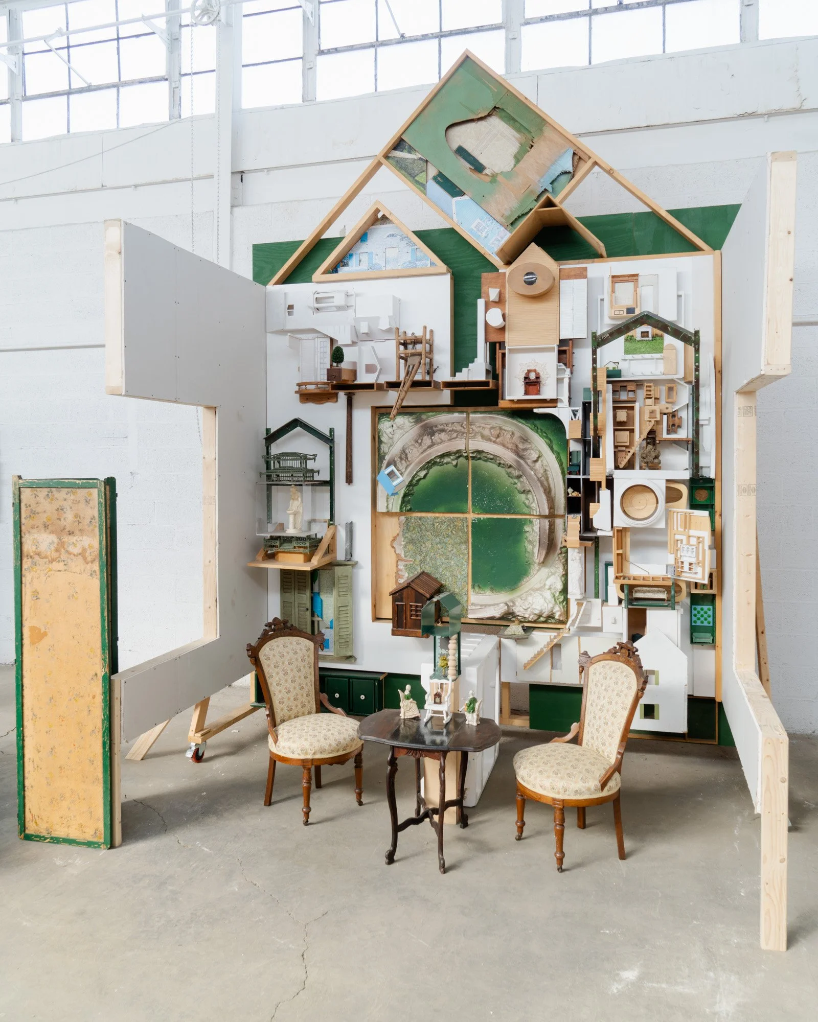 dmaher_model_train_parlor_cabinet_03.jpg