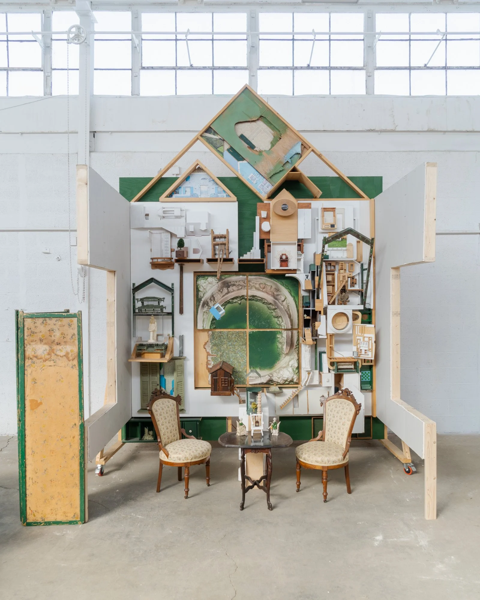 dmaher_model_train_parlor_cabinet_04.jpg