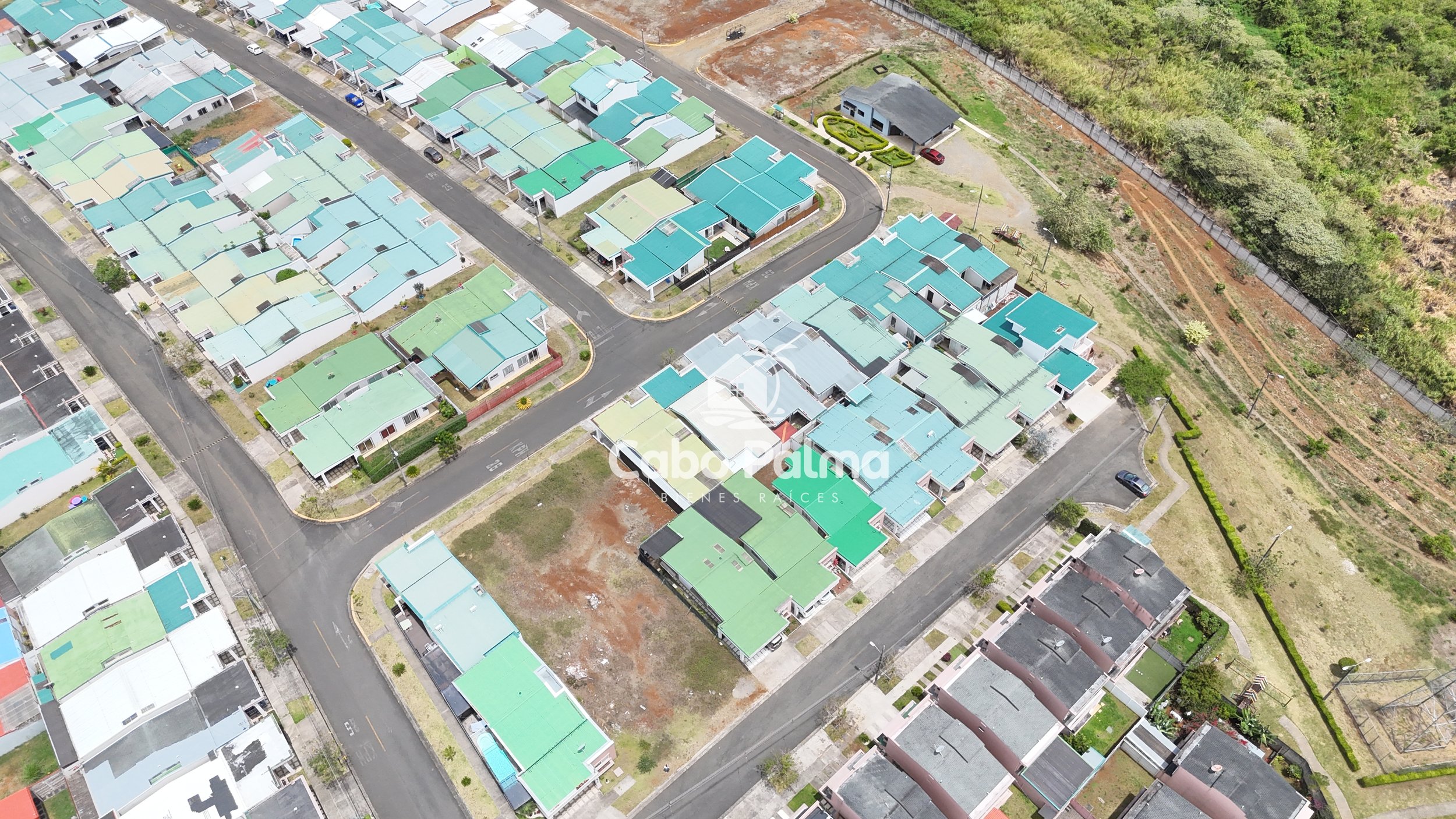 Condominio Los Helechos, Paraíso, Cartago | Área 160 m2| ₡ 26.000.000