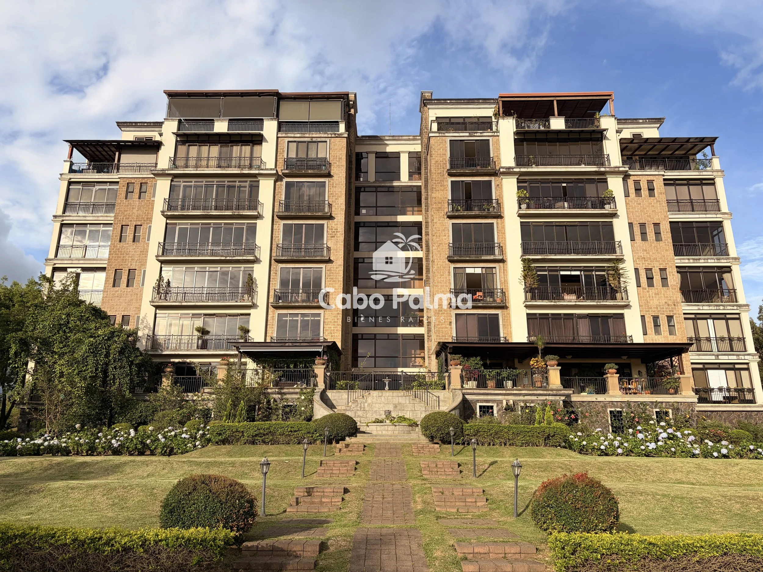 Colinas de Montealegre, El Olivar | Área de Construcción 340 m2 | $ 850.000 