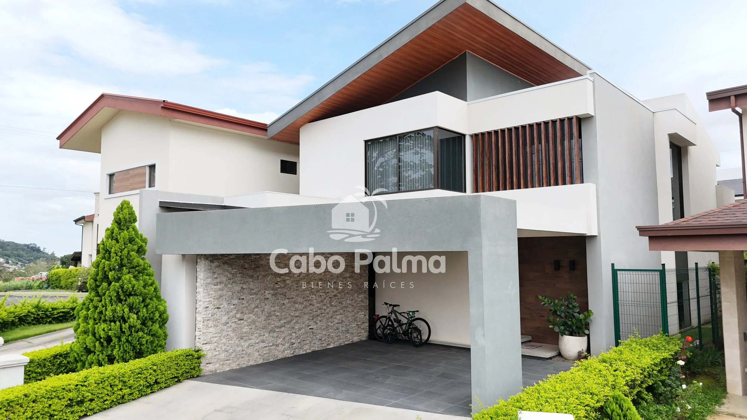 Tierras del Este, Curridabat | Área de terreno 264 m2 / Construcción 245 m2| $469.000