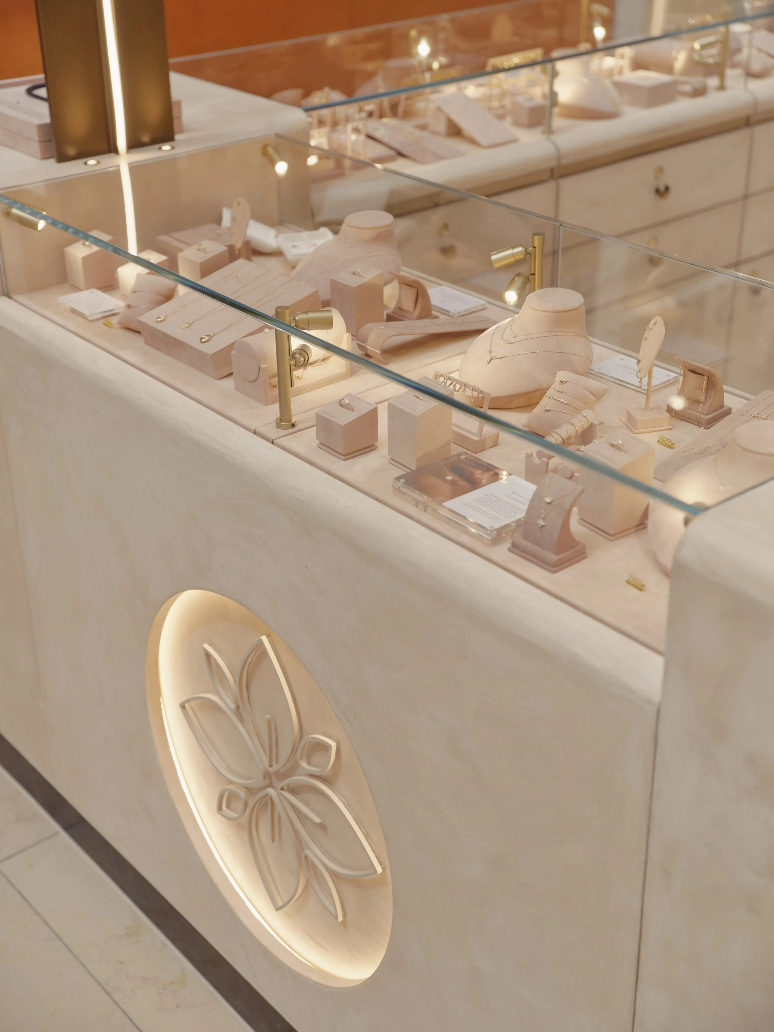 by charlotte Chadstone_October 2025_Simon Shiff_0 21.jpg