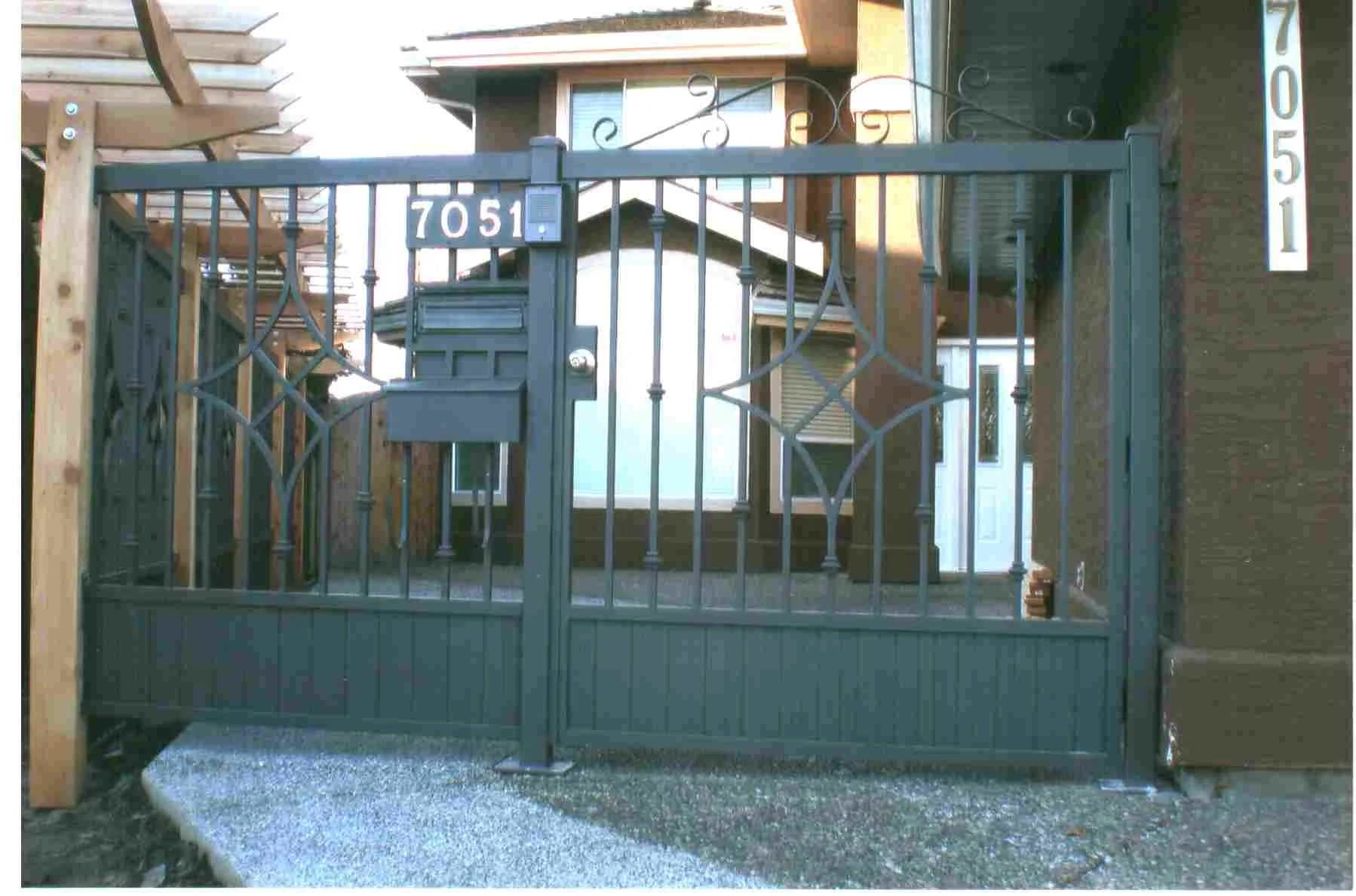 Gates (9).jpg