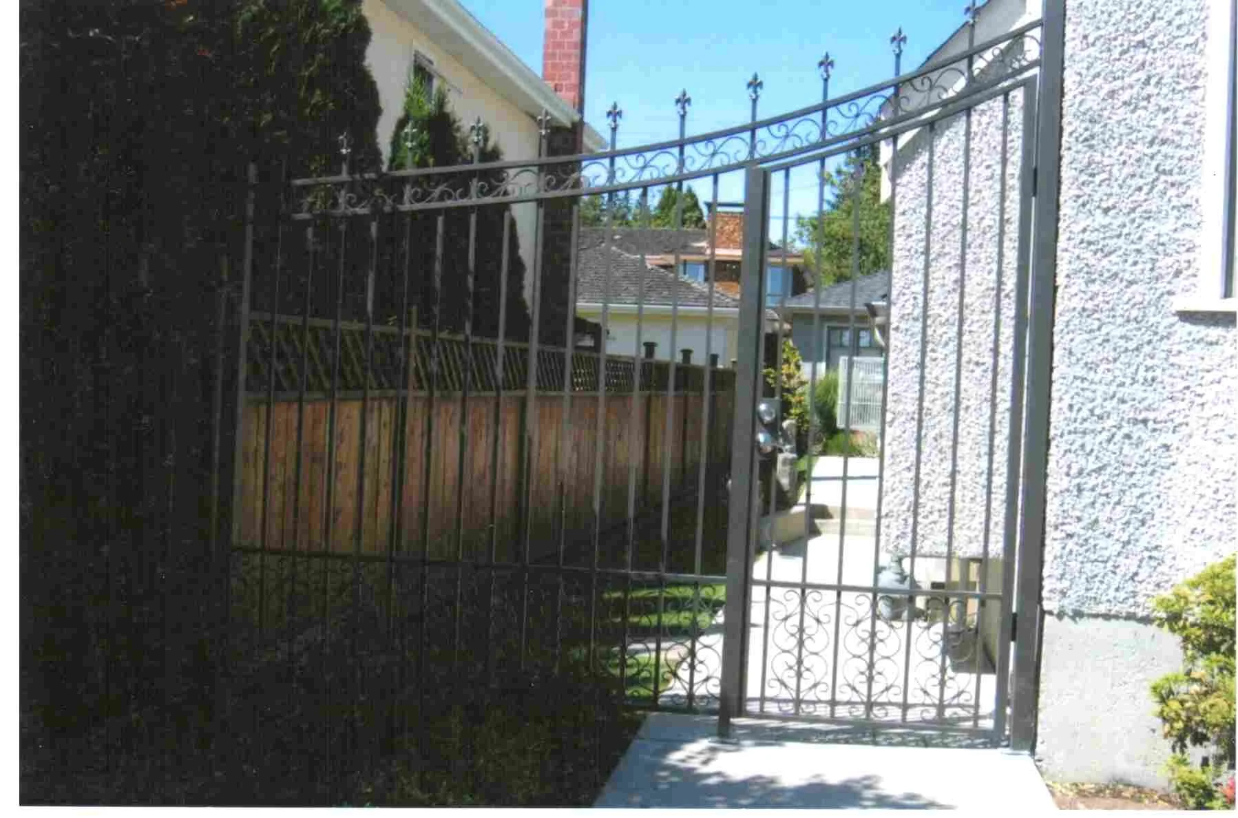 Gates (11).jpg