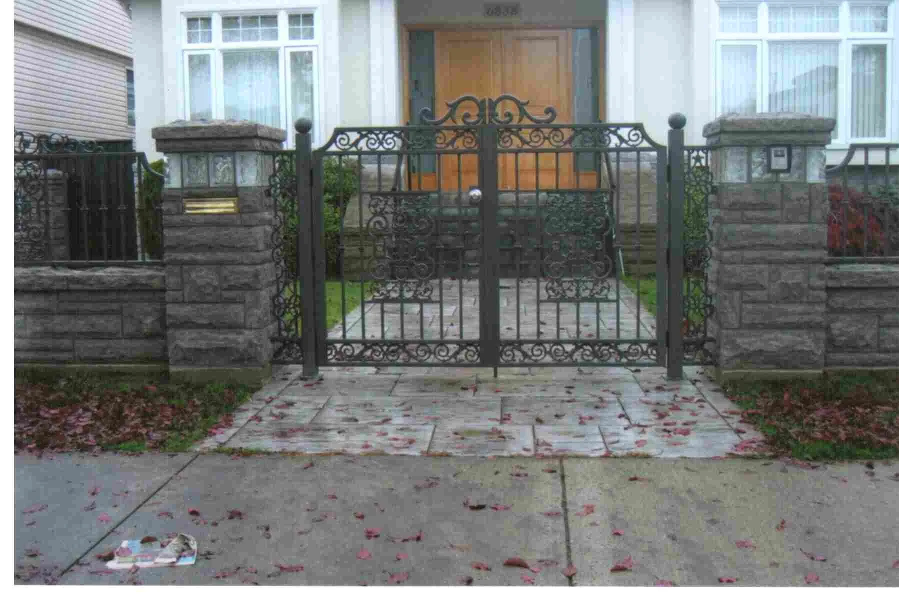 Gates (4).jpg