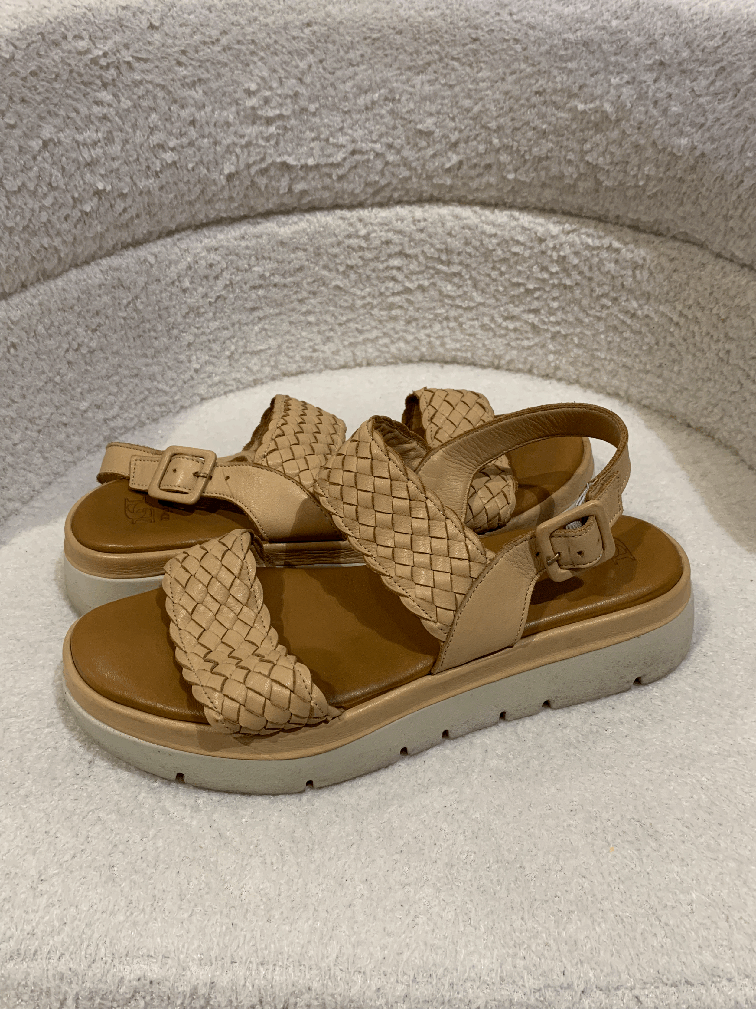 Dune Sandals | Size 41