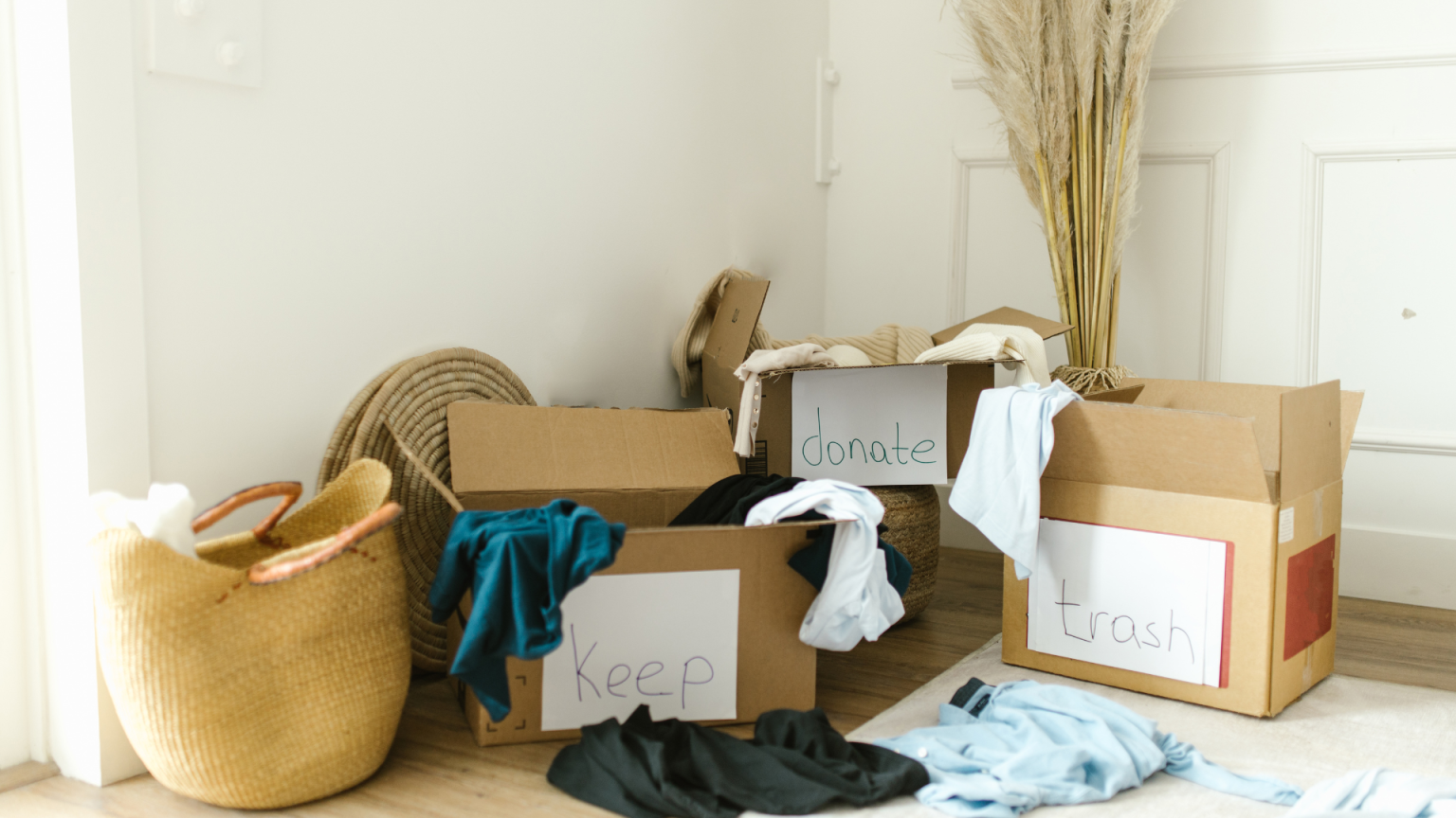 Decluttering That Sticks: 5 Game-Changing Tips for a Tidy, Stress-Free Home