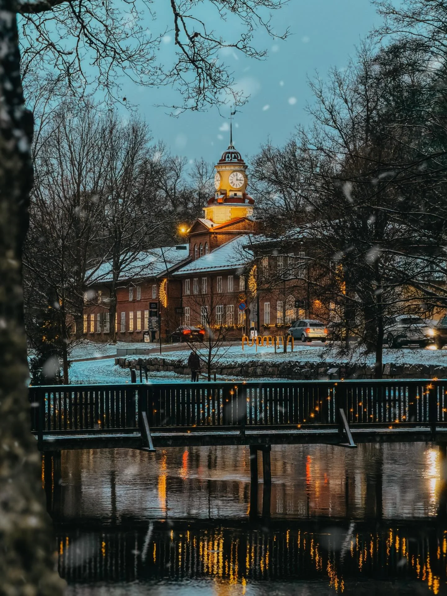 If you&rsquo;re not in a Christmas mood yet, I recommend visiting Fiskars and Billn&auml;s to sort that out. Most underrated day trip in southern Finland! So cute, picturesque and just lovely. We even got a surprise Lucia visit! 

@visitraseborg @fis