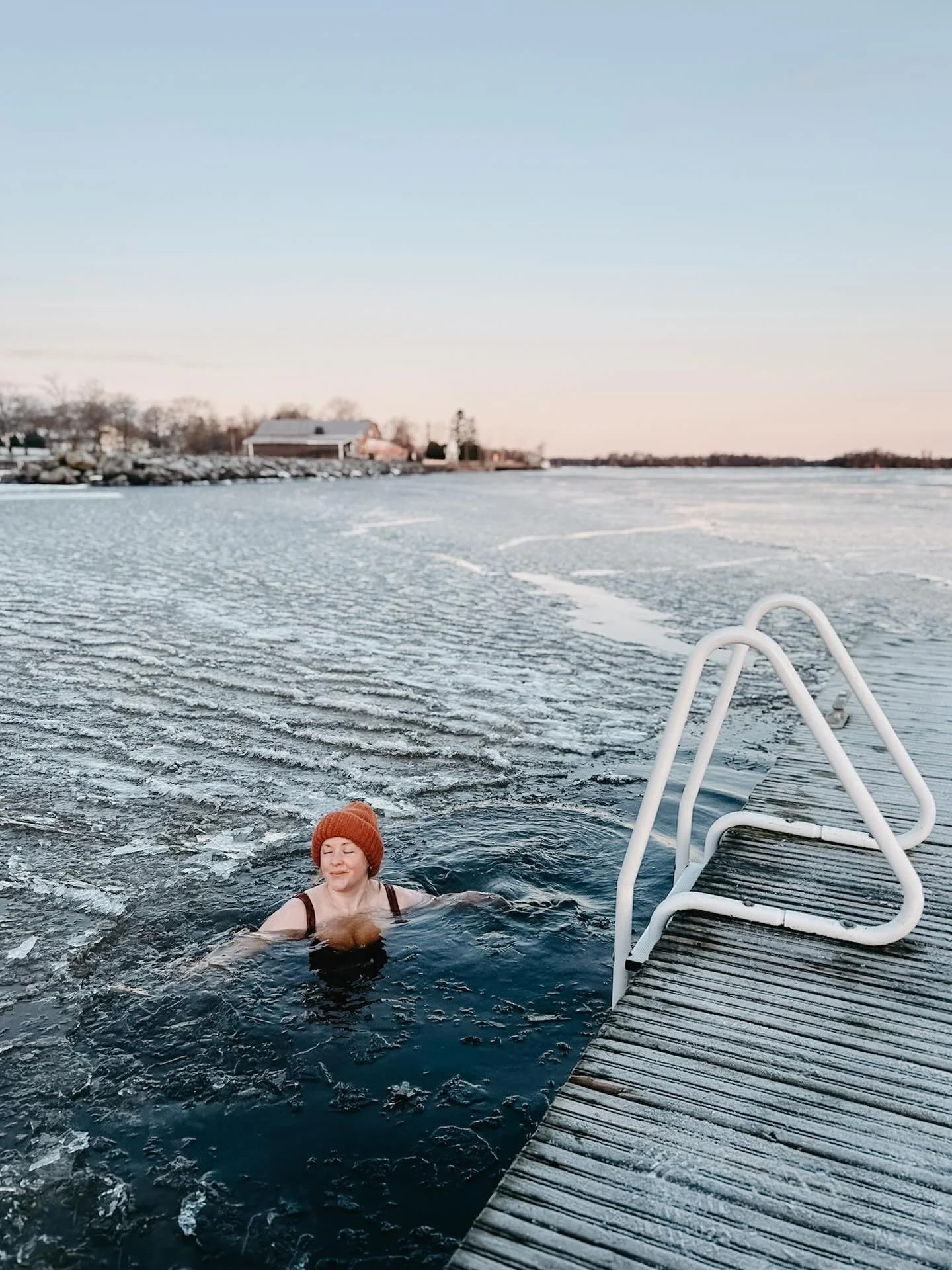 Some winter love inspiration for you as a reminder to get outside this weekend and enjoy this glorious winter! After last year we definitely needed that so let&rsquo;s make the best of it 🩵