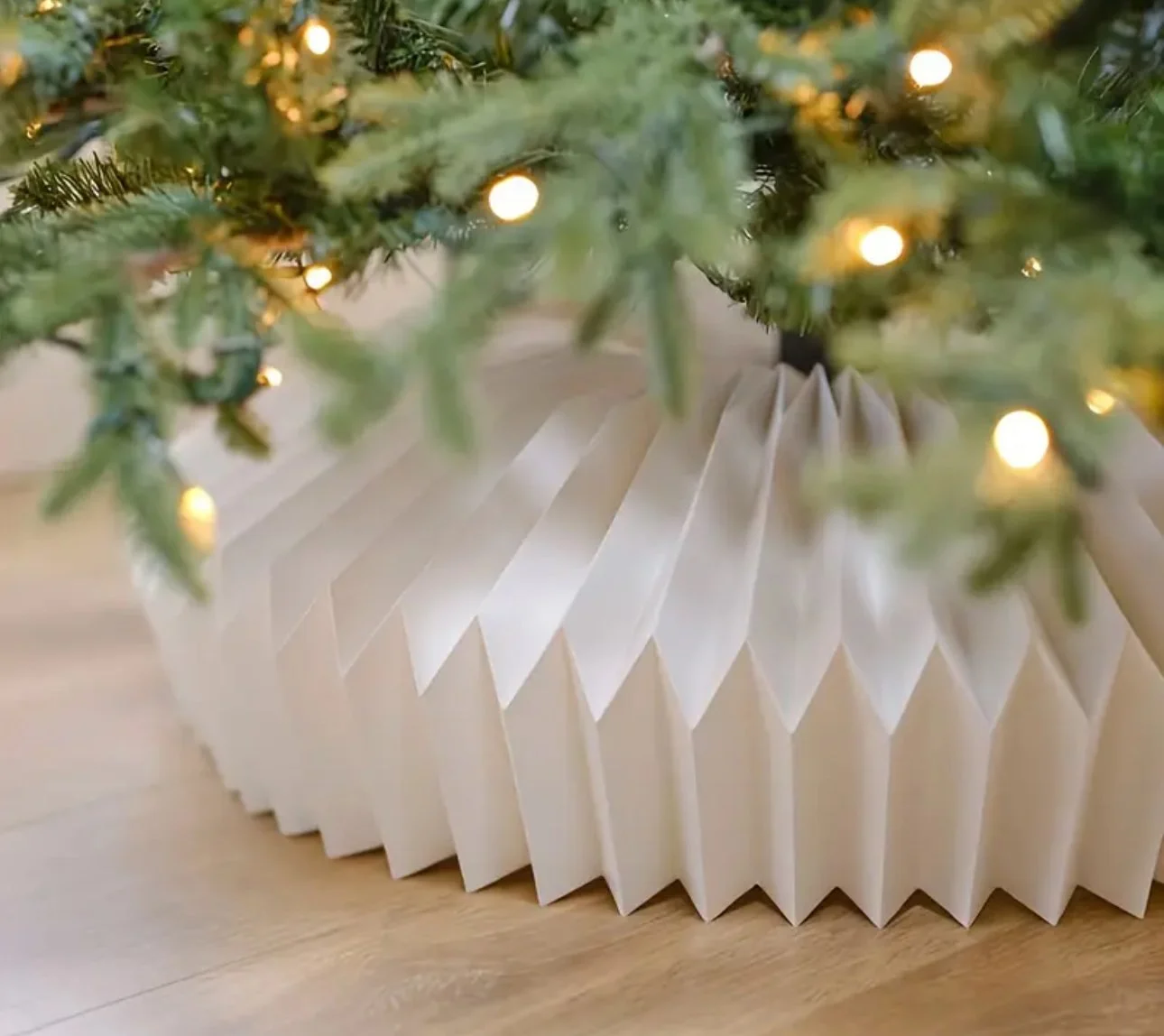 xmas tree skirt white.jpg