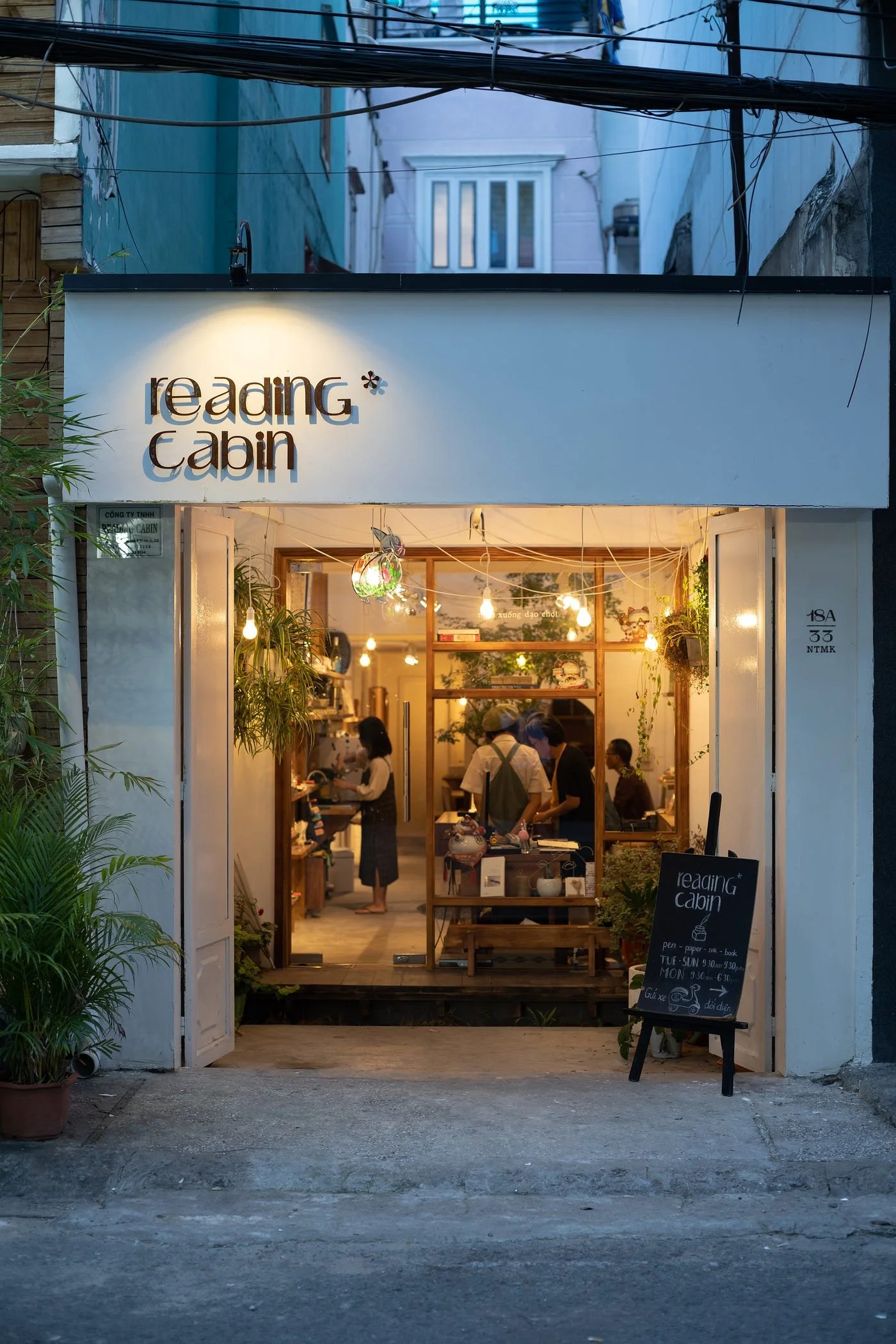 Local cafés and work-friendly spaces near Kolab Living.