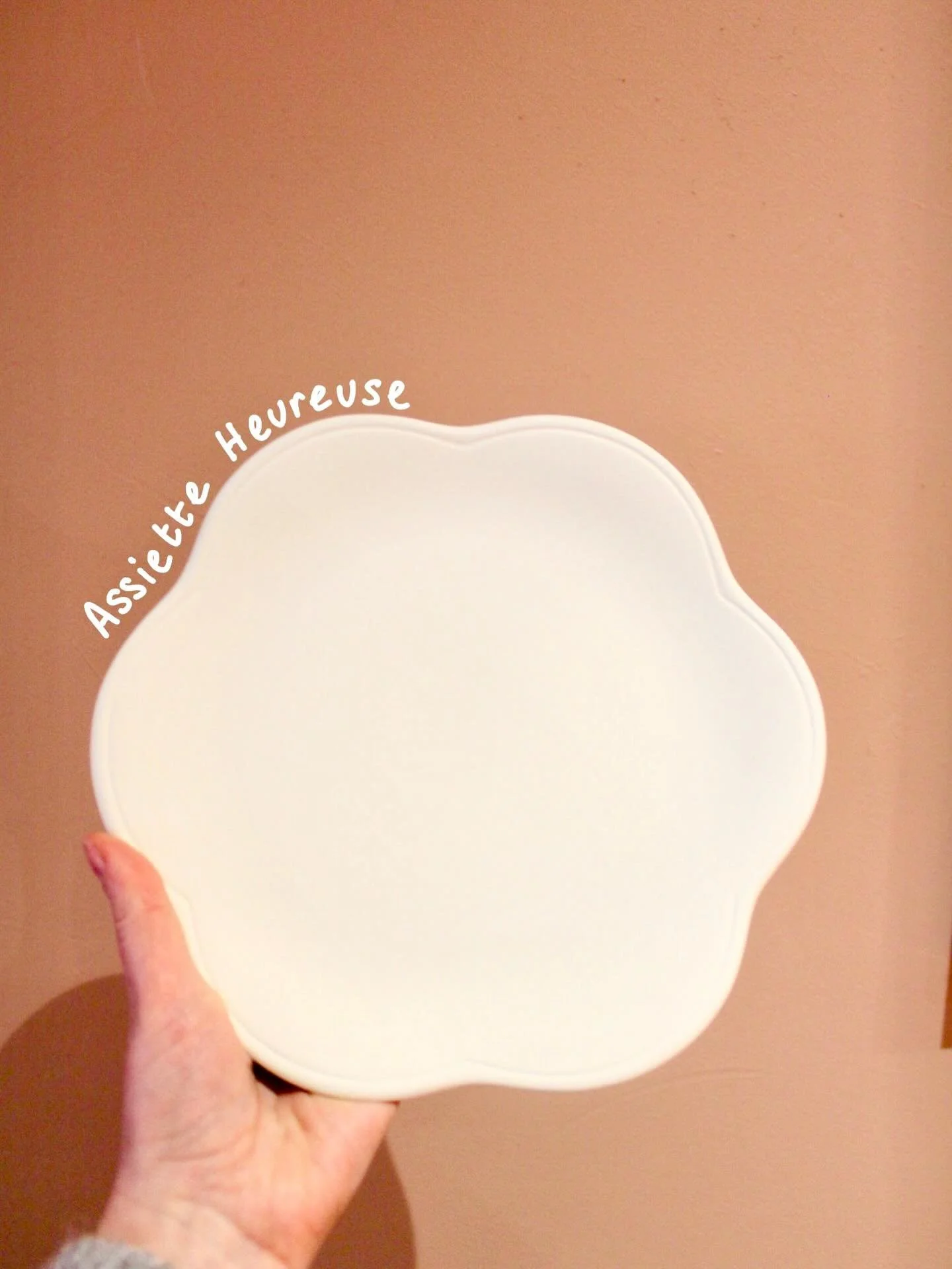 On commence &agrave; vous pr&eacute;senter quelques petites pi&egrave;ces qui attendent votre cr&eacute;ativit&eacute;, on ne dira pas que ce sont nos pr&eacute;f&eacute;r&eacute;es du moment 🥹✨et de nouvelles arrivent d&rsquo;ici peu 🤫

☁️ L&rsquo