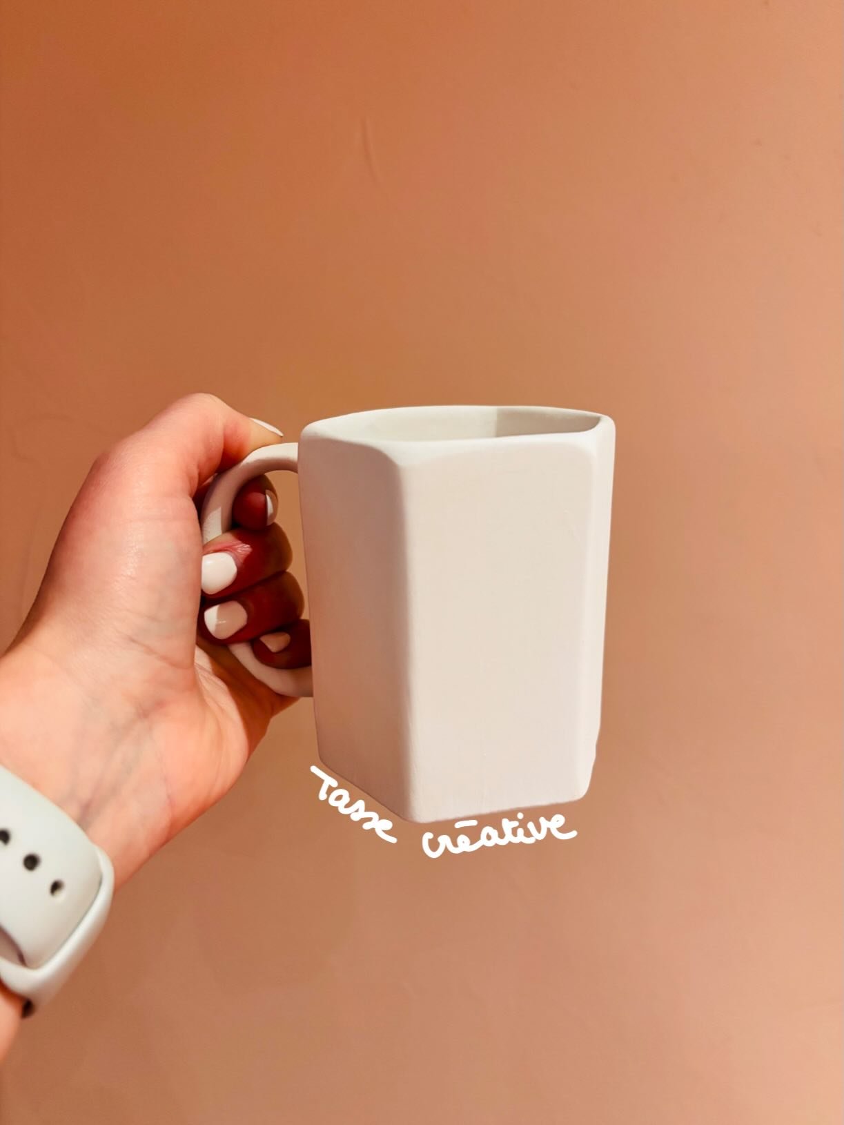Des petites nouveaut&eacute;s se sont gliss&eacute;es sur nos &eacute;tag&egrave;res, et d&rsquo;autres arrivent bient&ocirc;t 🤫🌷

☁️ La tasse &bull; cr&eacute;ative &bull; 28&euro;
☁️ L&rsquo;assiette &bull; audacieuse &bull; 30&euro; 
☁️ Le bol &