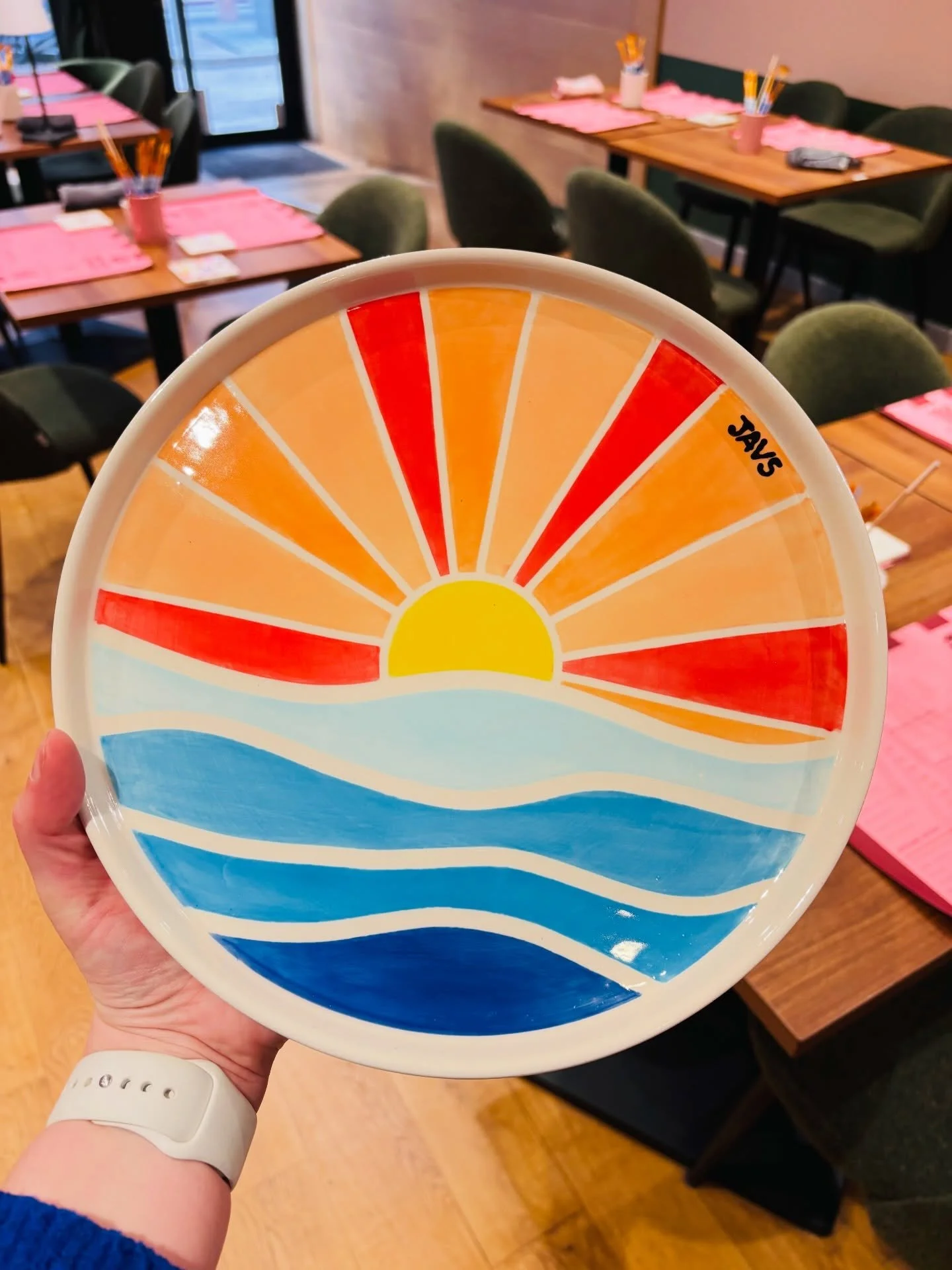 Les coups de 🤍 du mois dernier. On les aaaaaaaime trop! Pleins de techniques diff&eacute;rentes utilis&eacute;es 😍

&bull; Le scotch 🌈
&bull; Le grattage 🪡
&bull; La brosse &agrave; dent 🪥
&bull; Le stylet 🖍️

Quelle est votre pr&eacute;f&eacut