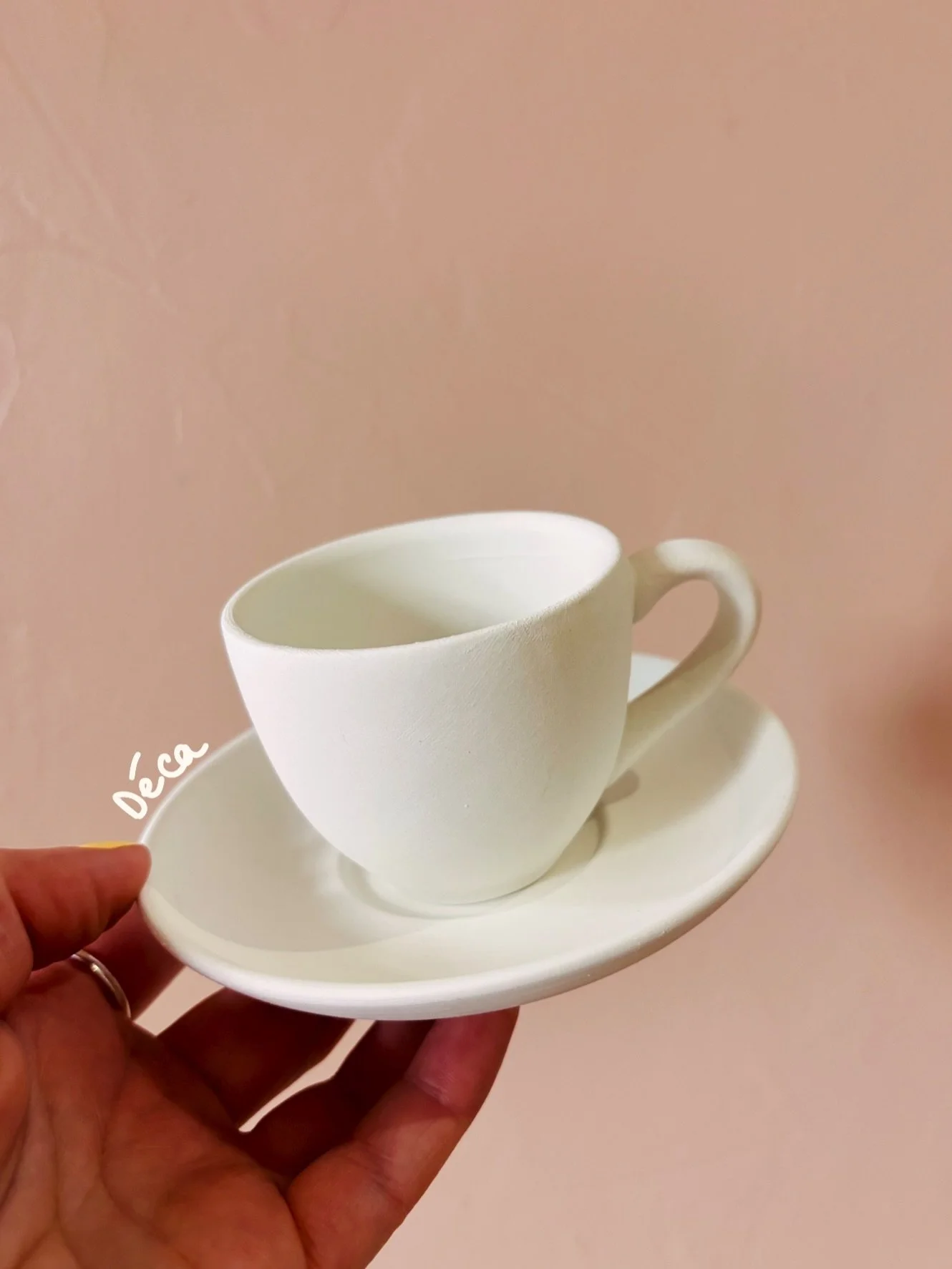 On vous pr&eacute;sente cinq autres pi&egrave;ces disponibles &agrave; la peinture chez @papote_nancy 🌻

☁️ La tasse &bull; d&eacute;ca &bull; 25&euro; (les deux)
☁️ Les boucles d&rsquo;oreilles &bull; ins&eacute;parables &bull; 32&euro; 
☁️ Le plat