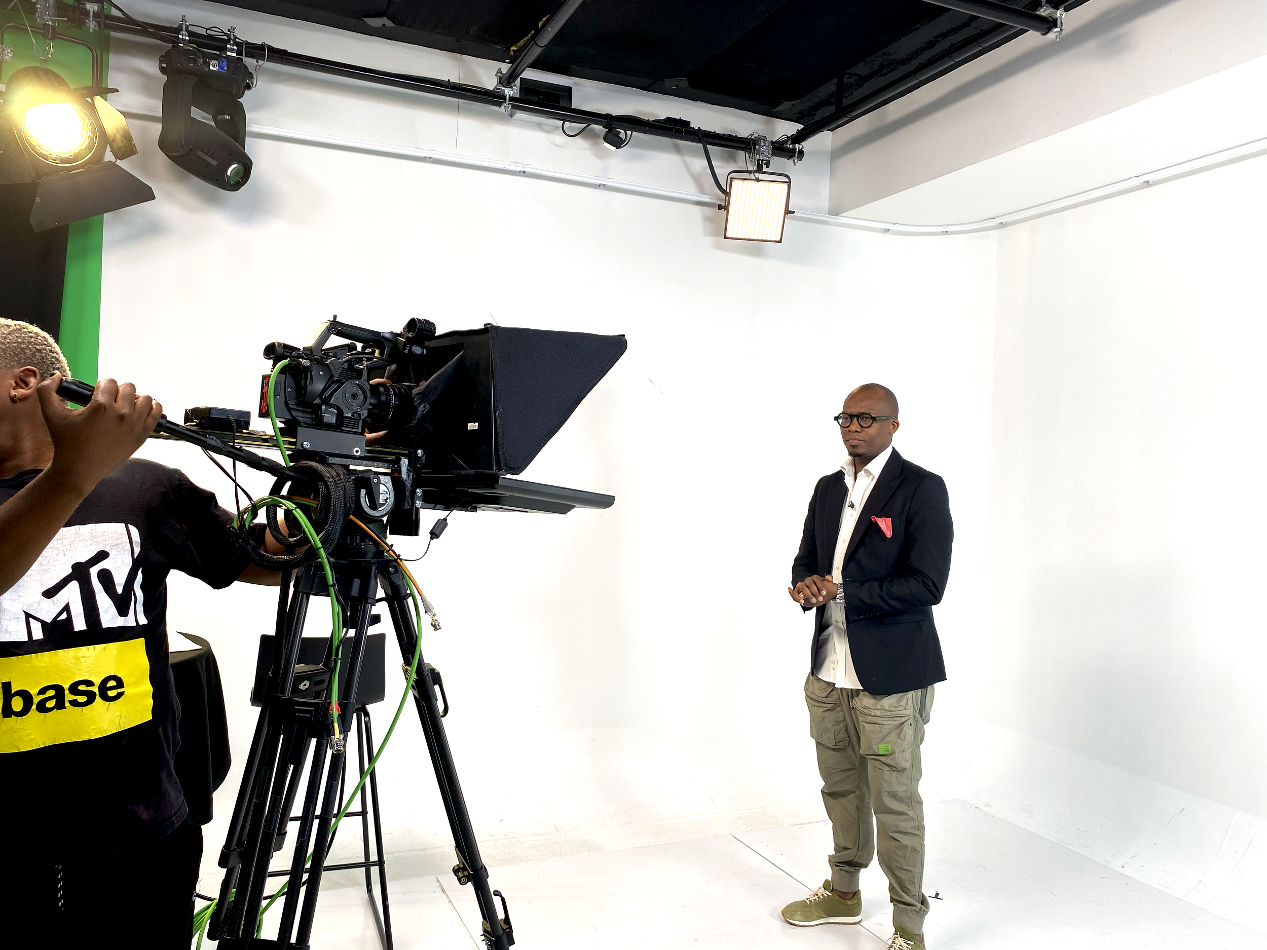 Monde Twala shooting at Paramount Studios