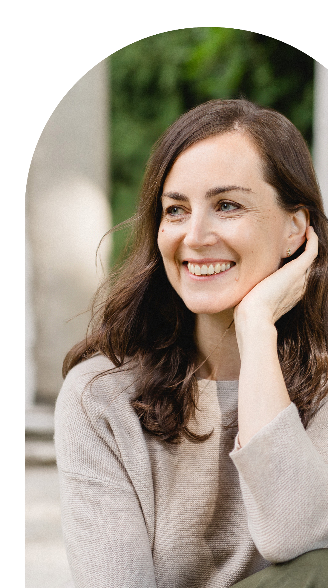 Portrait von lächelnder Petra - Fachärztin für Anästhesie und TCM Medizin