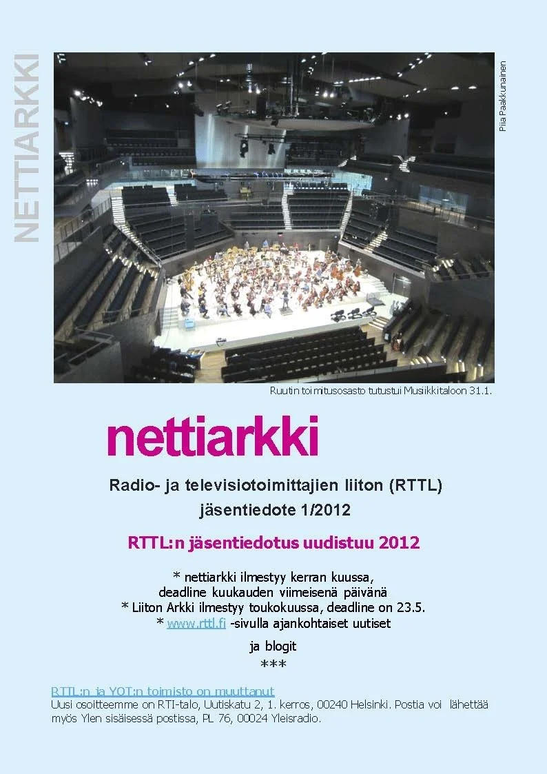 Kuva konserttisalin orkesterista harjoittelemassa. "Liiton Arkki" kansilehti.