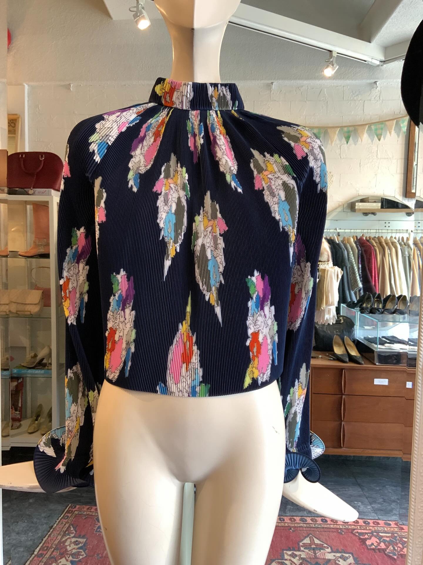 This Tibi blouse is &ldquo;so cute!&rdquo;. We love the micro pleats and high neck line. And the whimsical sleeve cuffs 😍

Just listed on the website, and of course, available in the shop

Tagged as a size xs but fits up to a medium

$98

Head over 