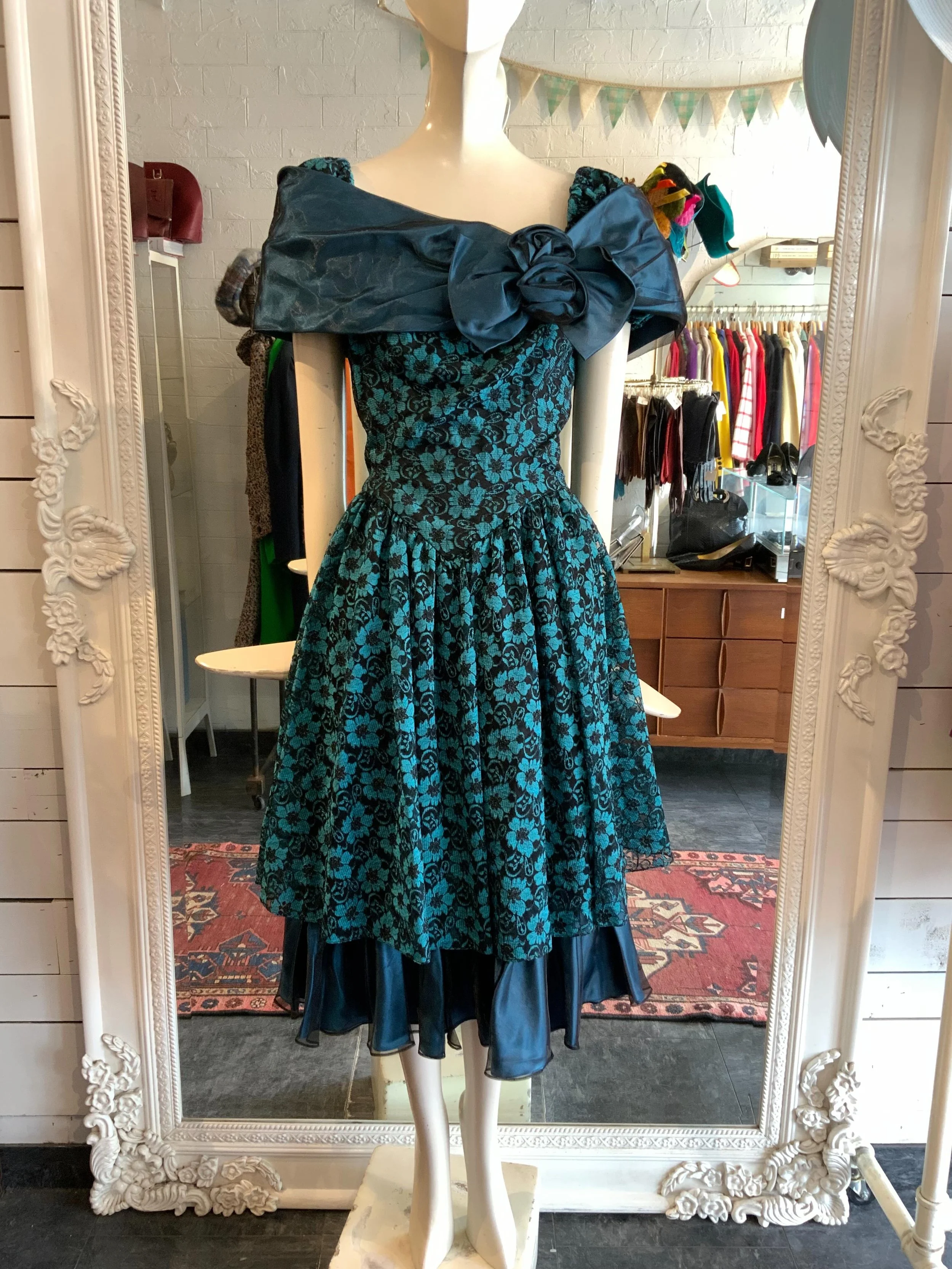 How adorable is this 80s party dress?  Perfect for prom, a formal wedding, or even just dinner at your girlfriend&rsquo;s this weekend! Find it in store and in the Etsy Shop now.