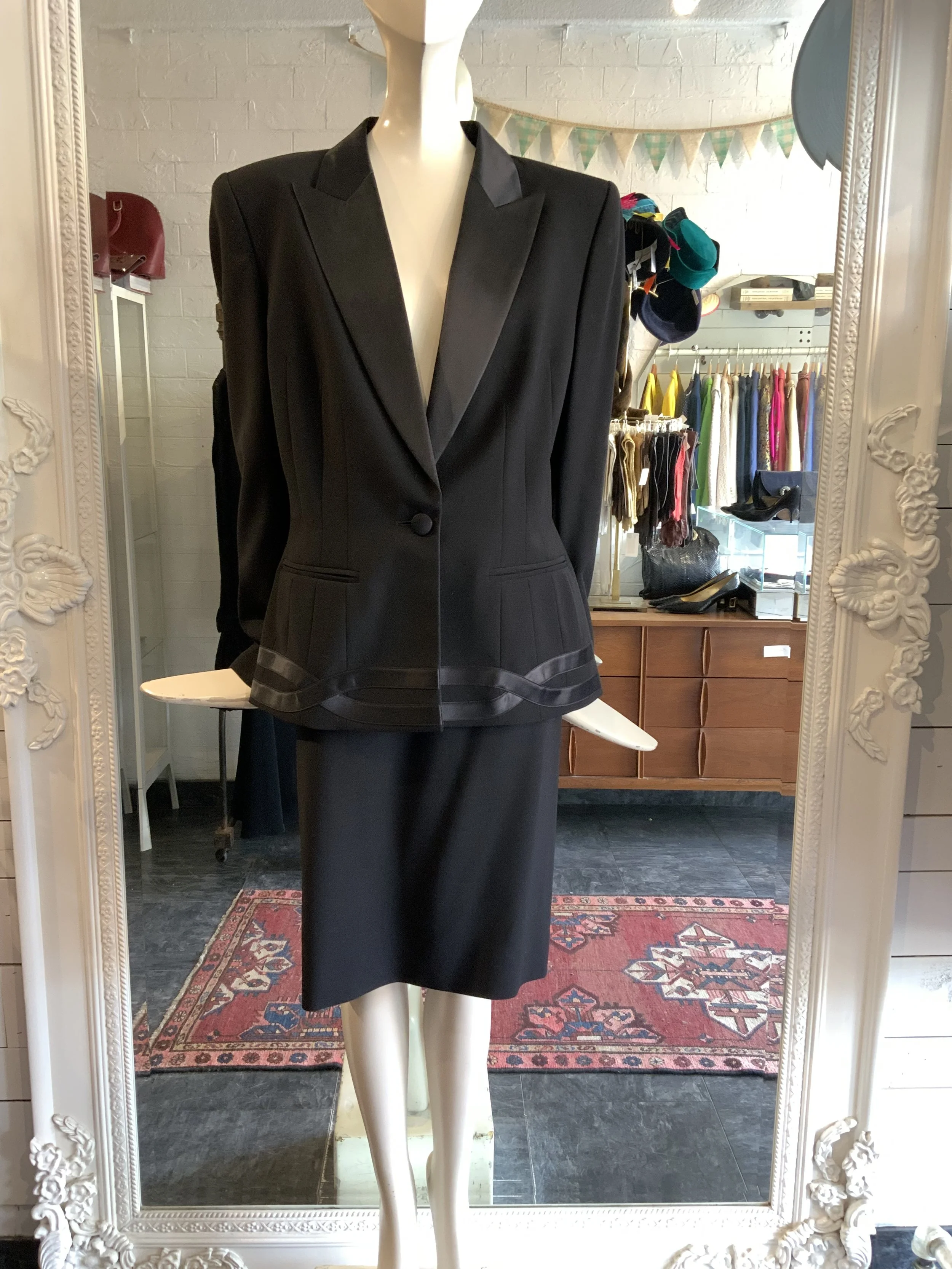 Escada Couture tuxedo skirt suit  | Size 8
