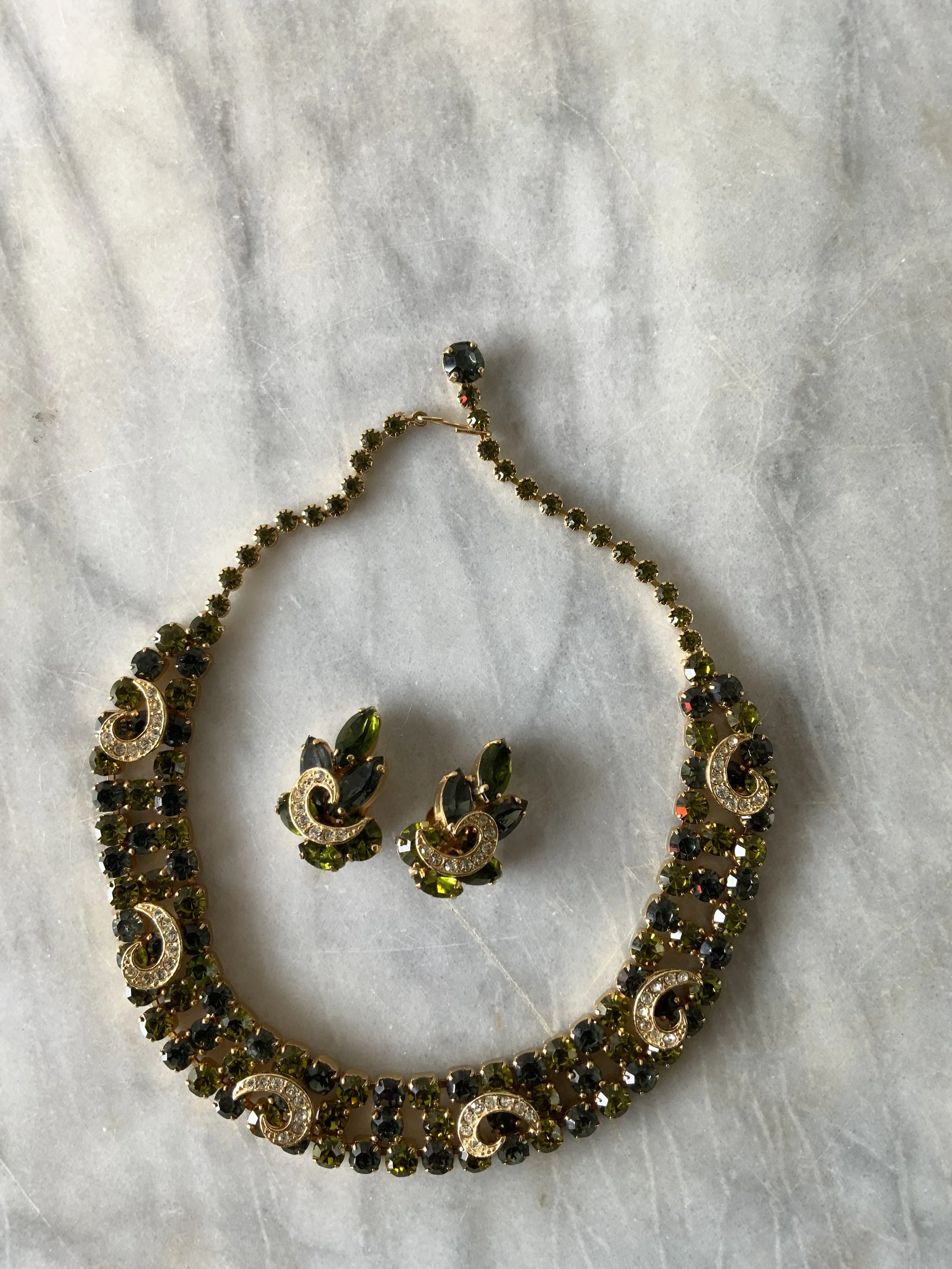 1950s Weiss green rhinestone choker necklace and clip ons