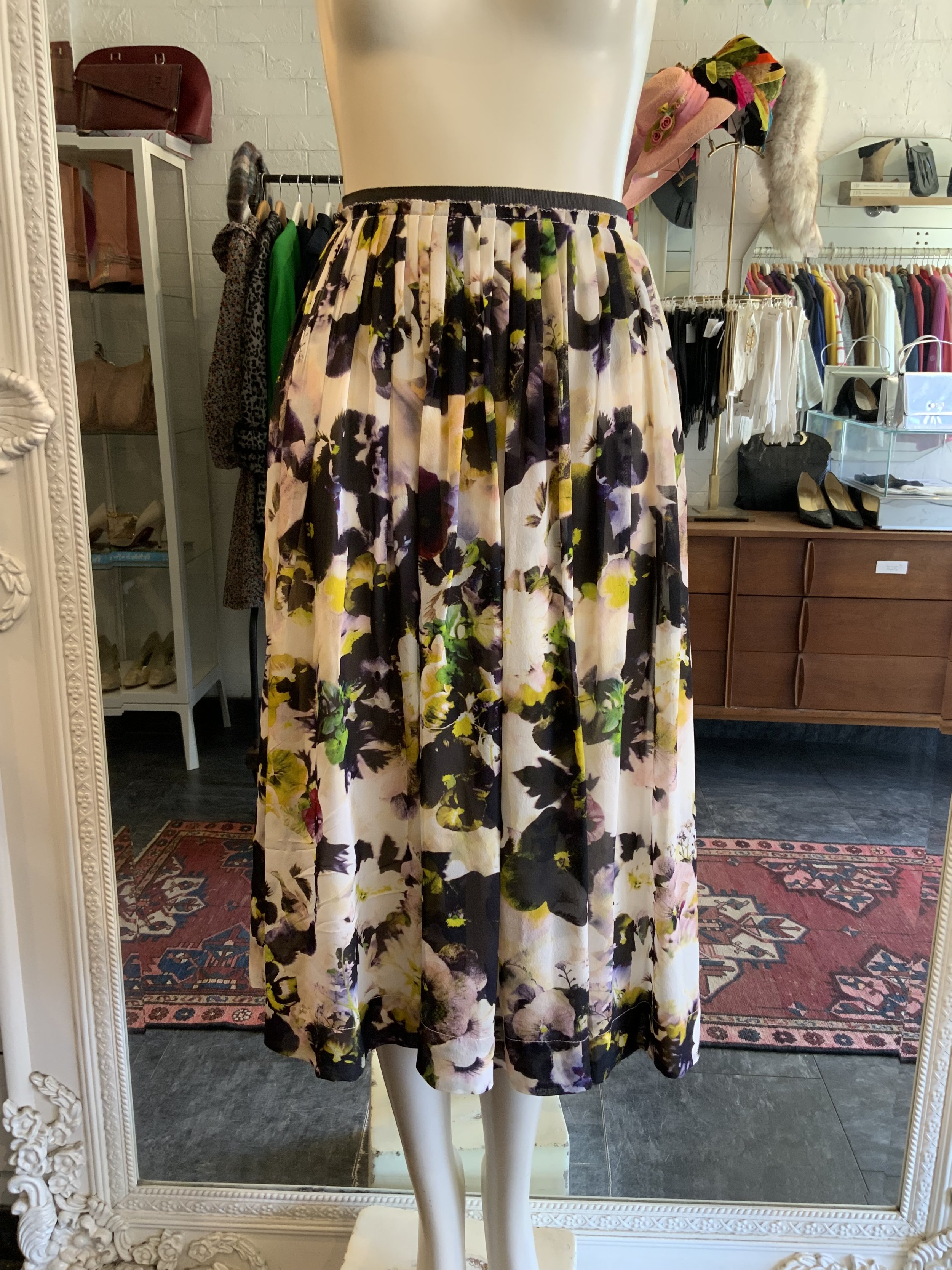 Paul Smith silk floral skirt | Size Medium