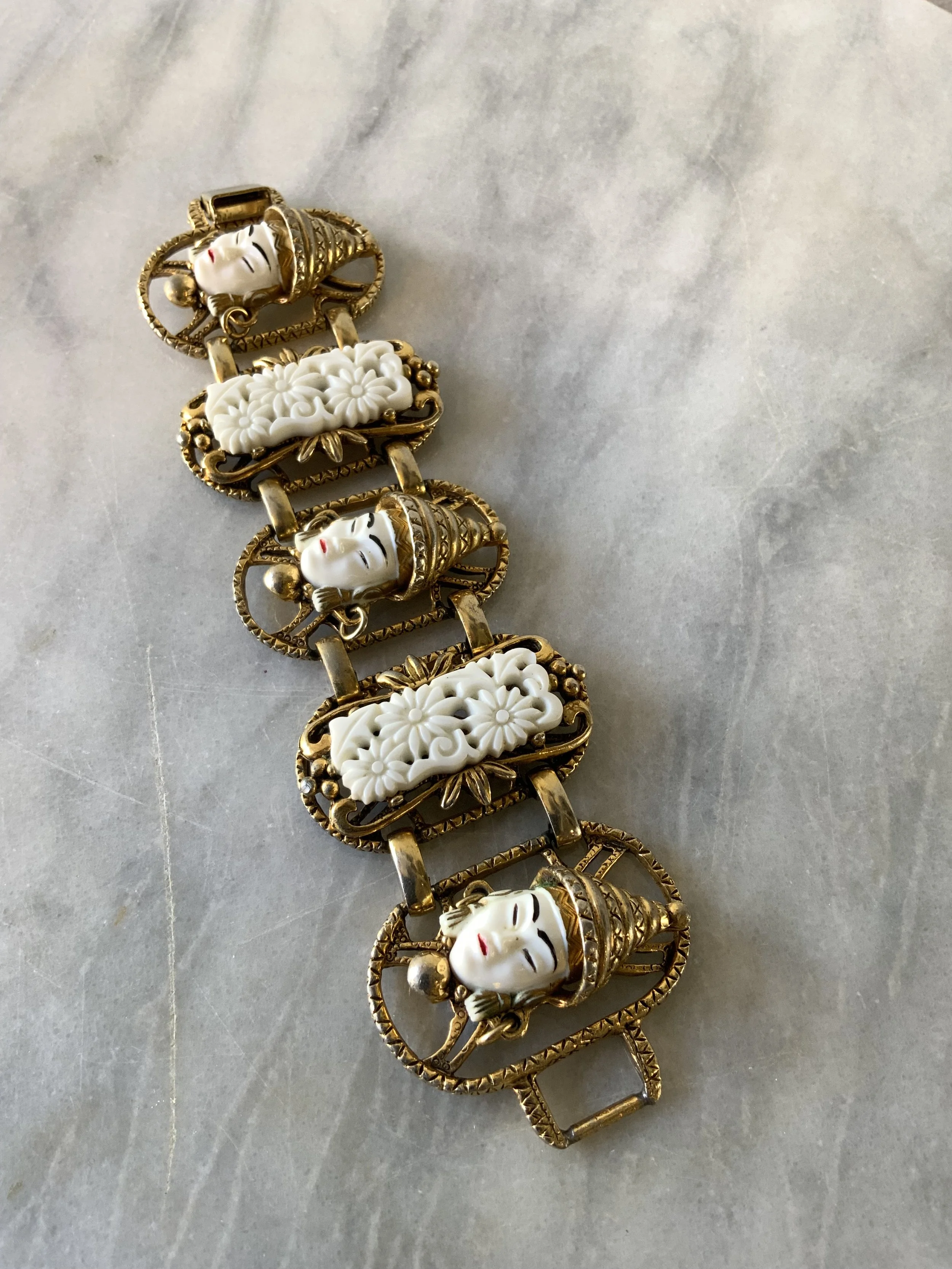 Selro & Selini Oriental Theme Bracelet