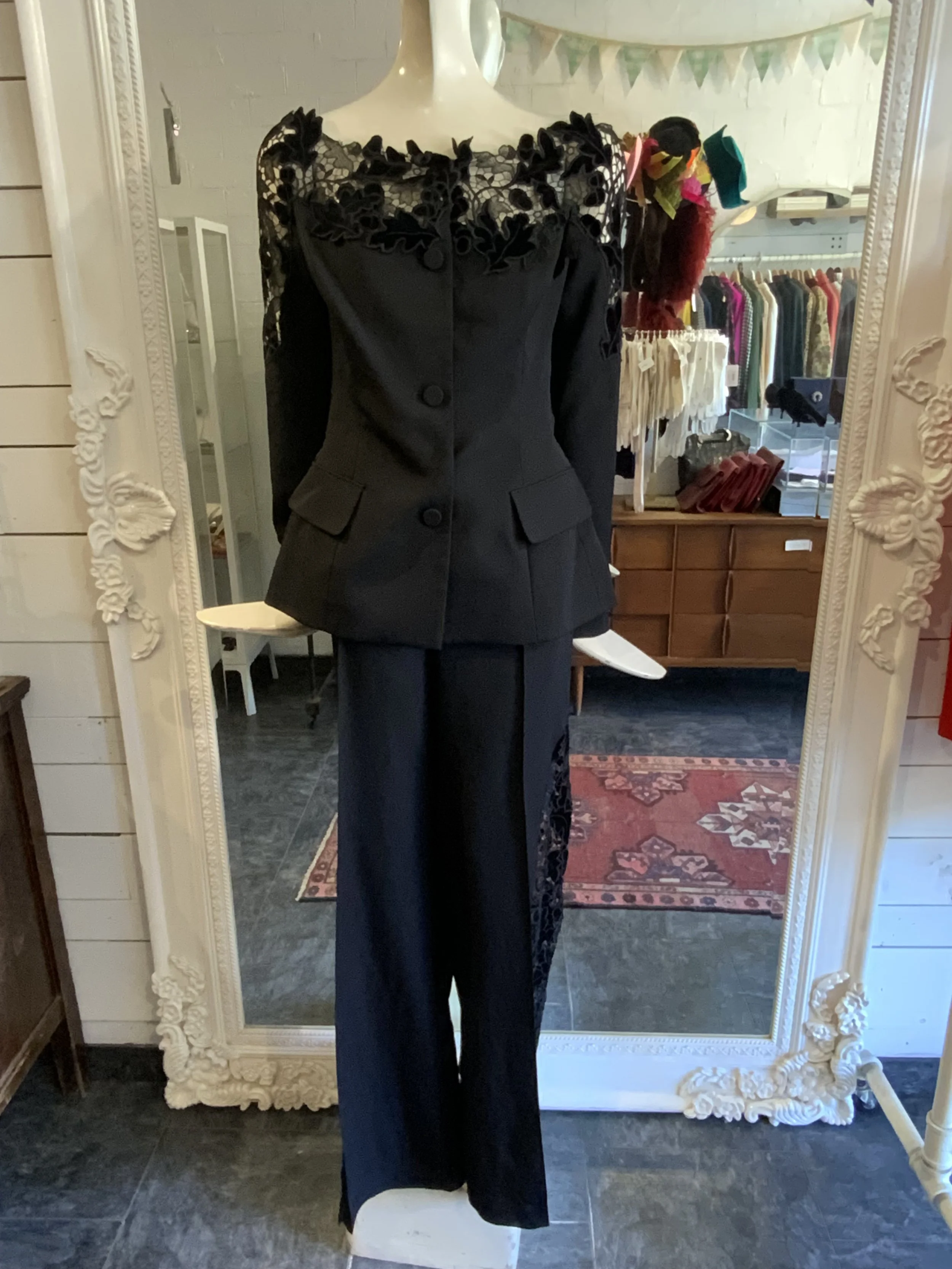 Oscar de la Renta black lace pant suit  | Size 4