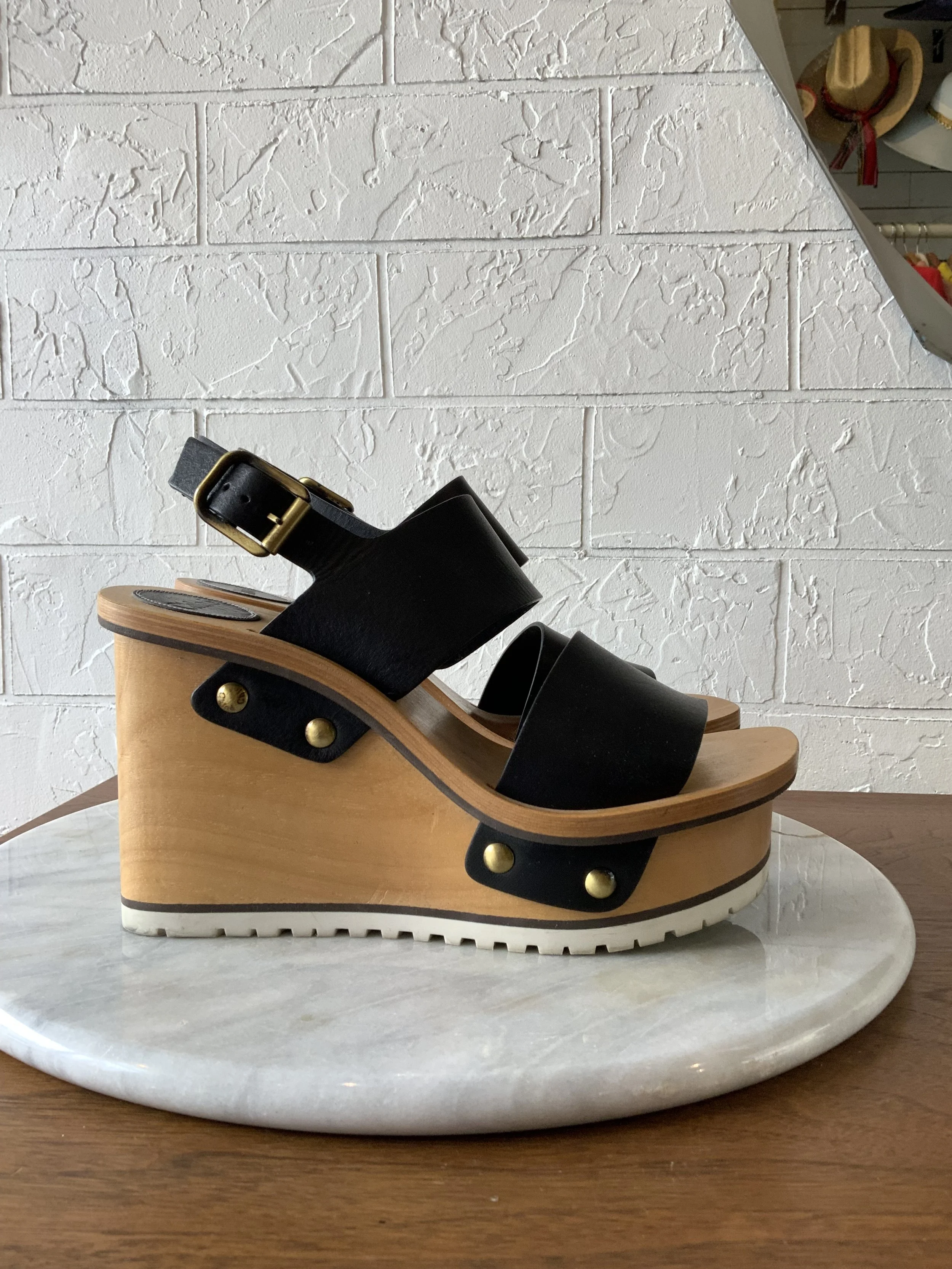 Chloe leather & wood wedges | Size 8