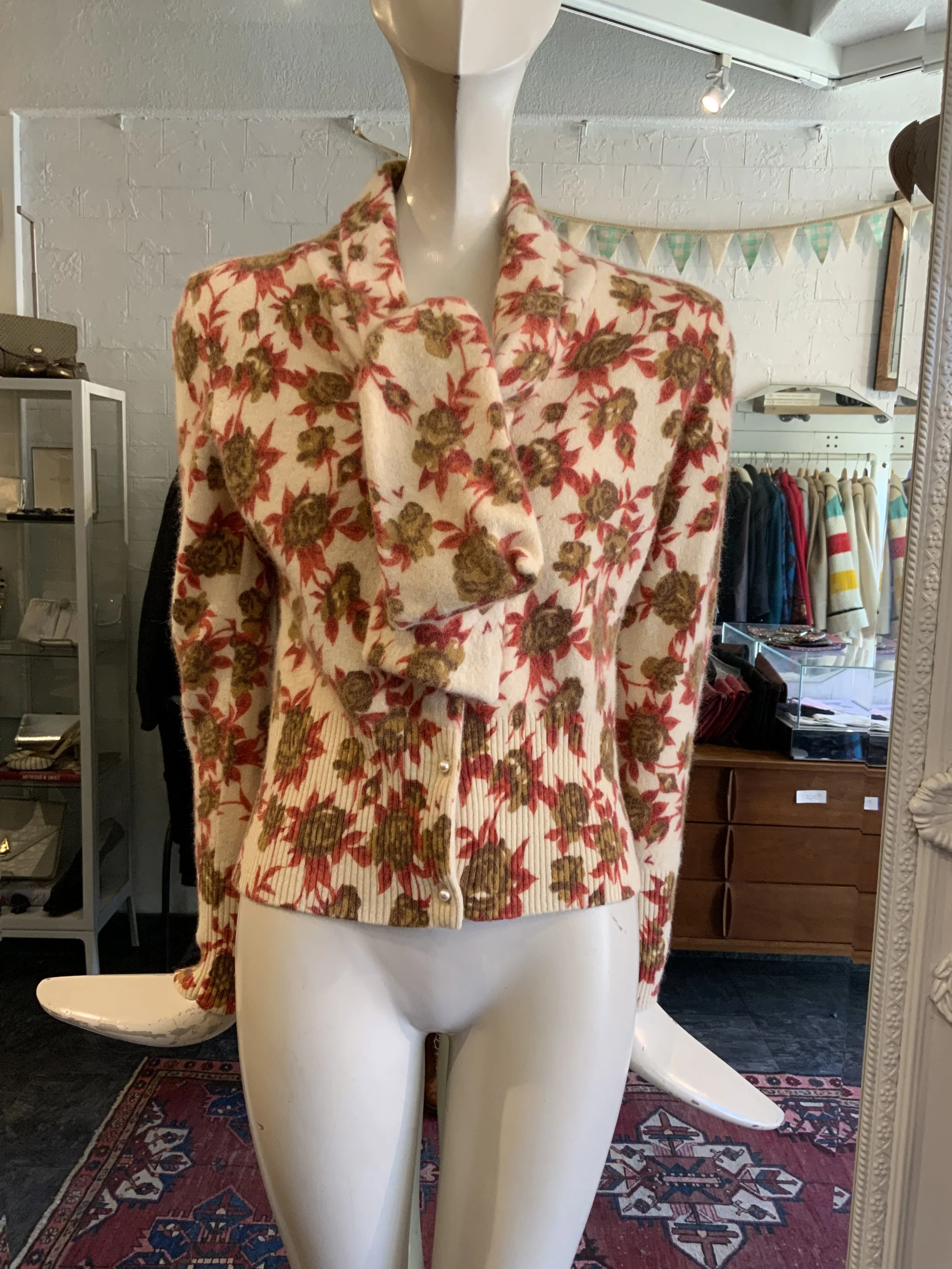 1990s Wool Floral Cardigan | Size Small