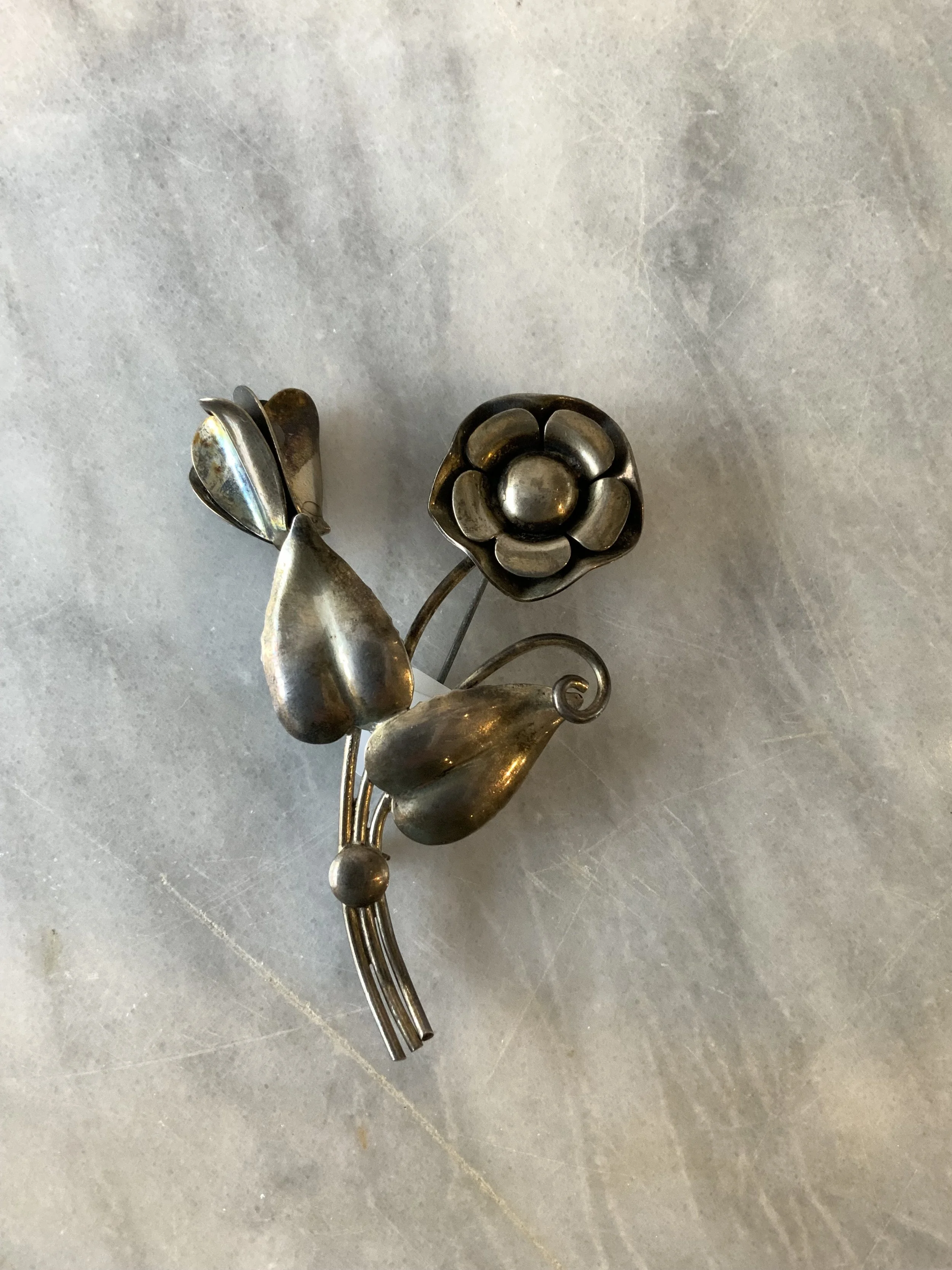 1940s silver floral brooch