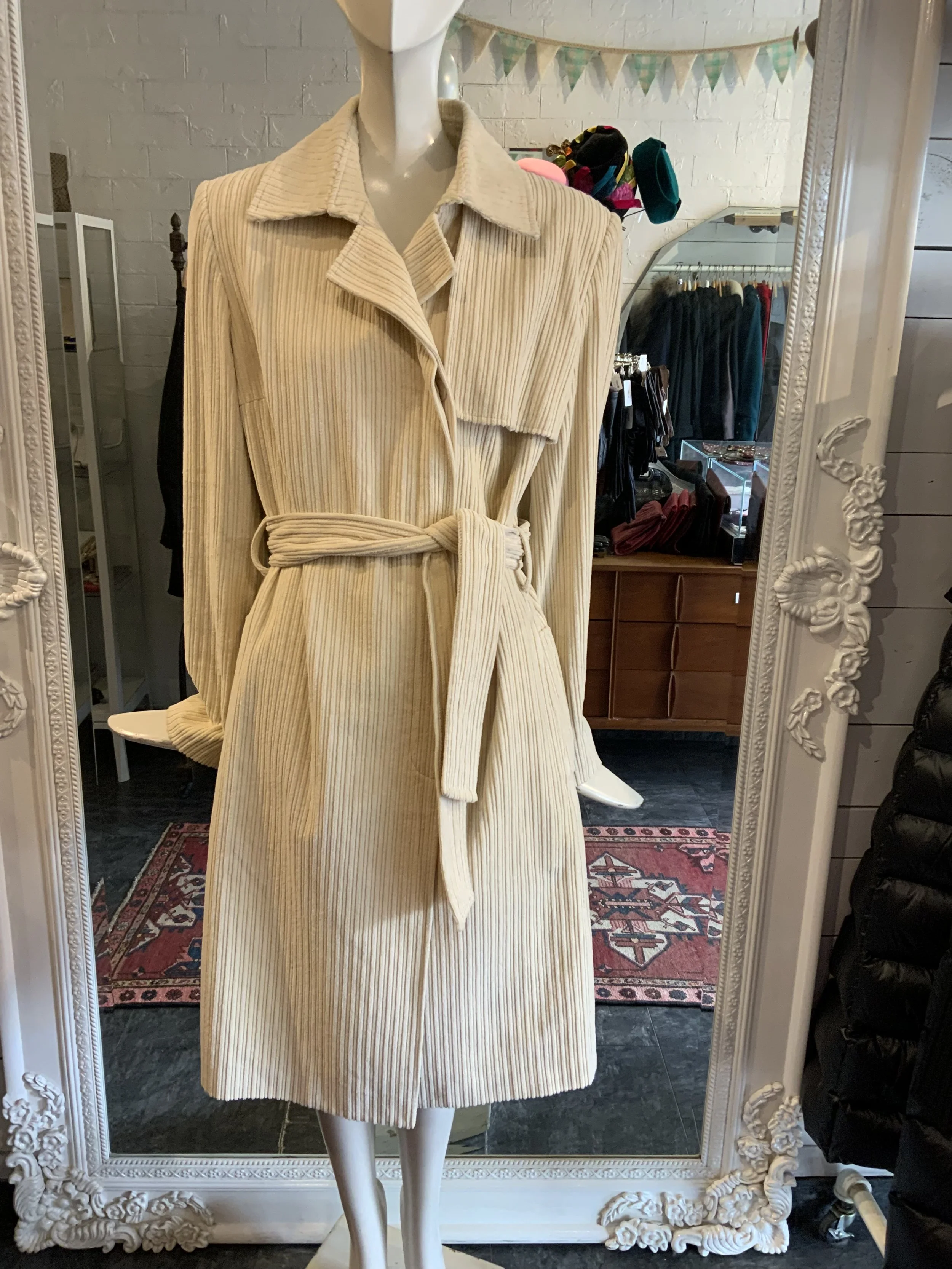 1990s Ron Leal Cream Corduroy Coat | Size 6 - 8