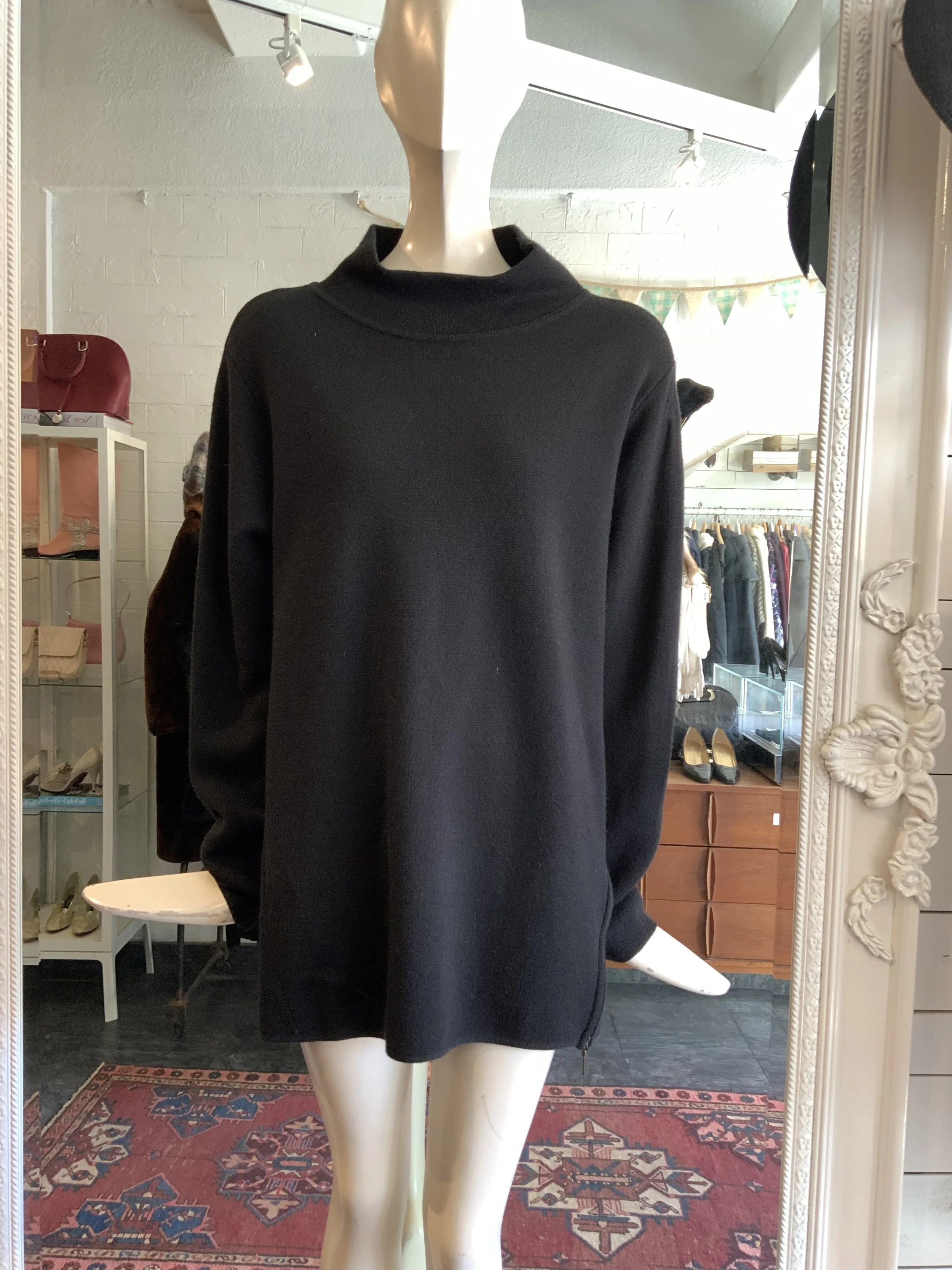 Sarah Pacini black pullover sweater | Size Medium - Large