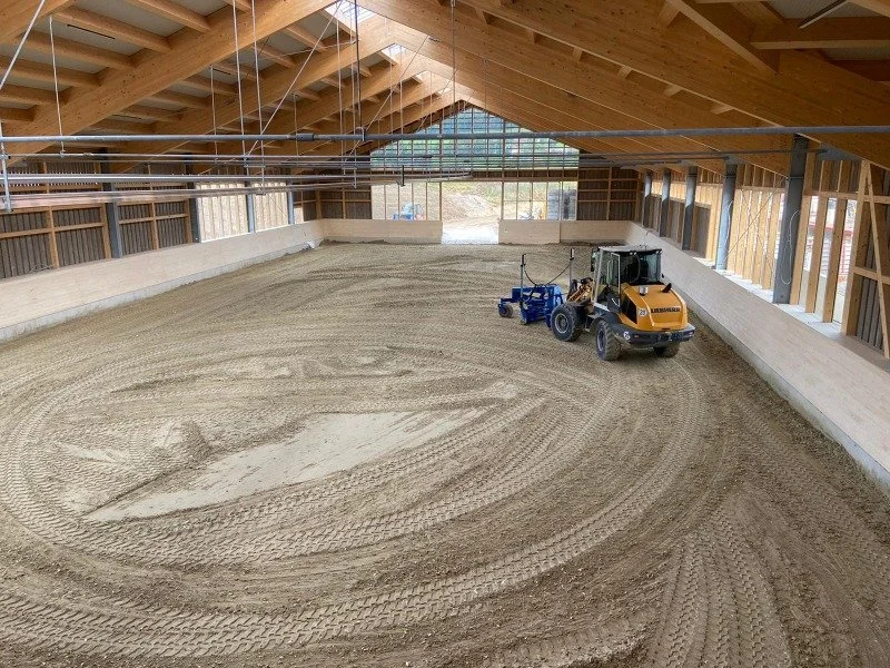 Reitboden richtig abziehen