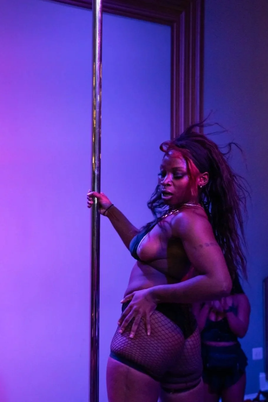 Faye Fierce pole dance instructor at Pole Icons in Chicago