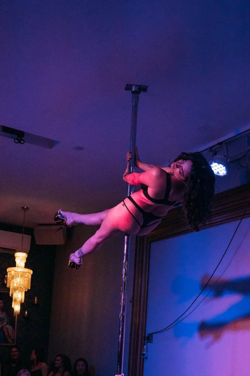 Xena pole dance instructor at Pole Icons in Chicago