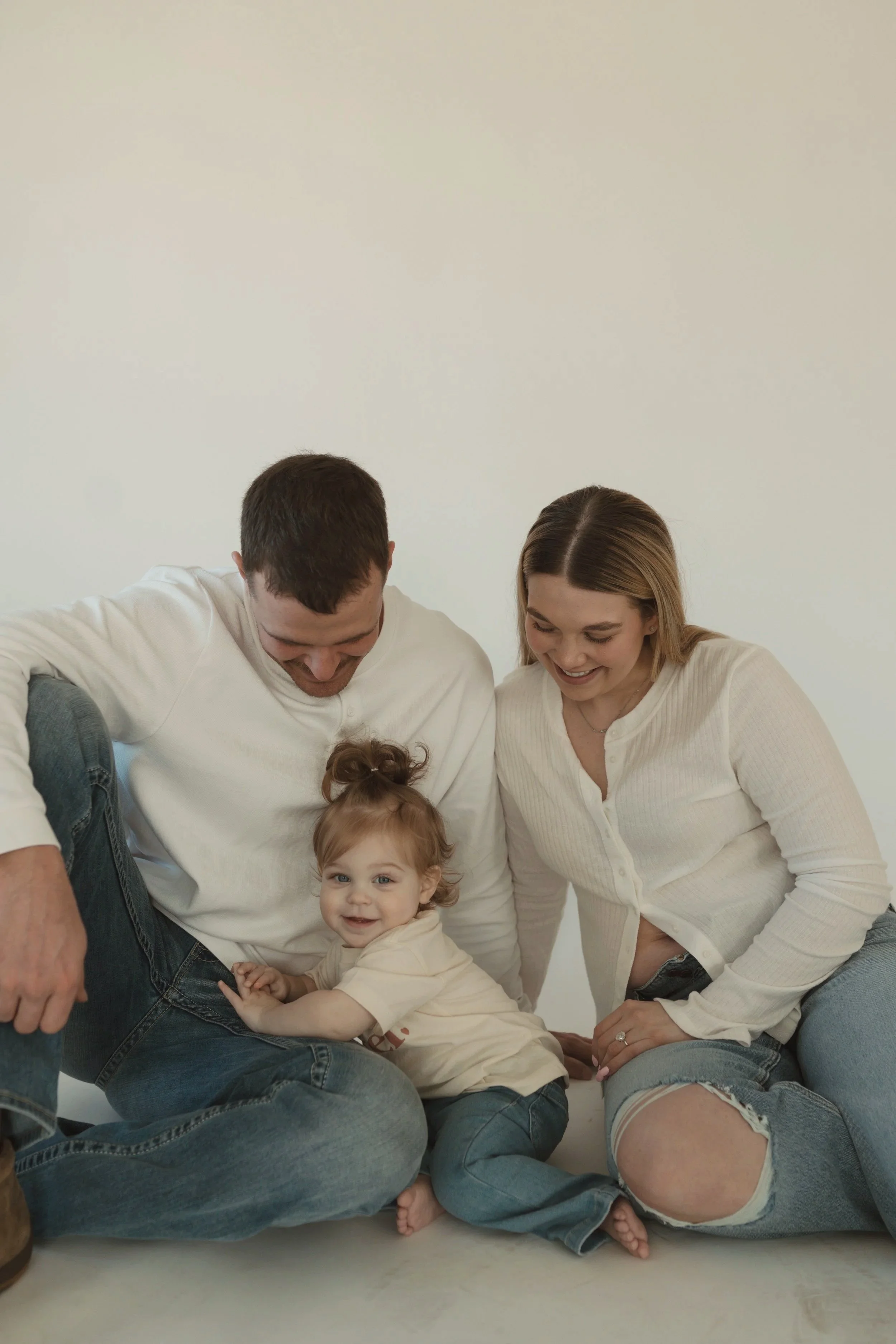 Fargo North Dakota family photography session with parents and toddler by Aesthete Pix