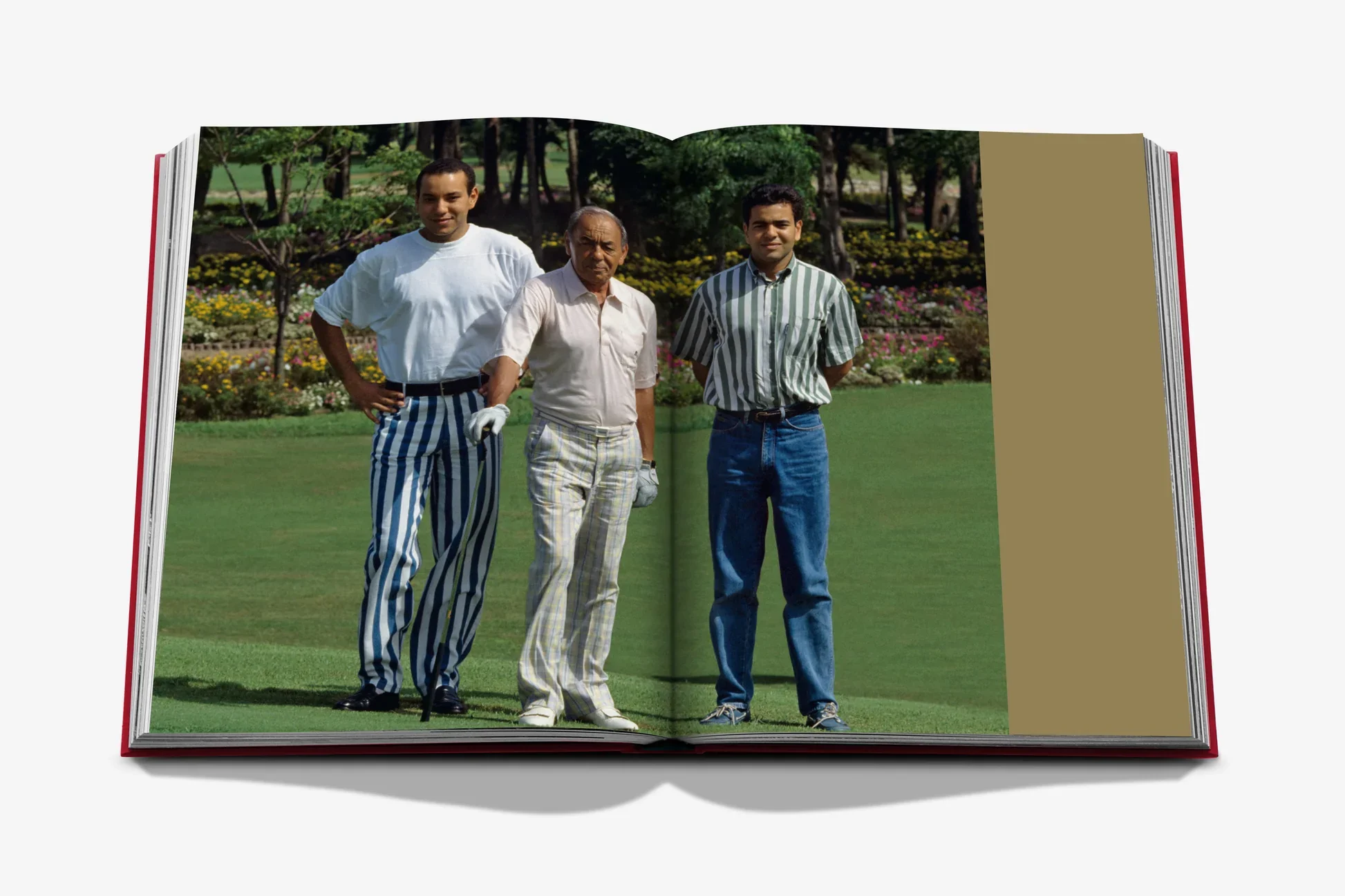 MOROCCAN_GOLF_SPREAD_GREY_1.jpg.webp