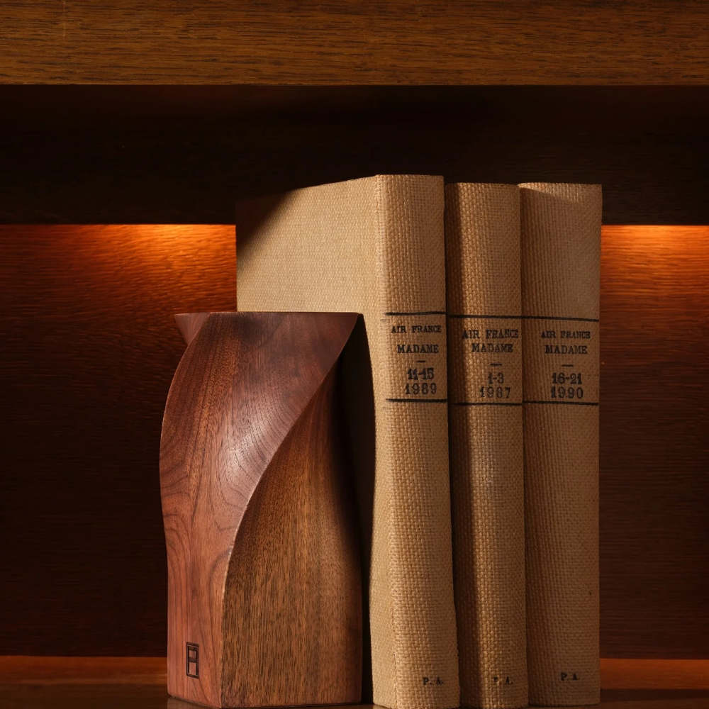 Twist_Bookend_-_Wood_Lifestyle_a5a8461a-6fea-4870-a4f3-21341b7b0fd3-1000x1000.png