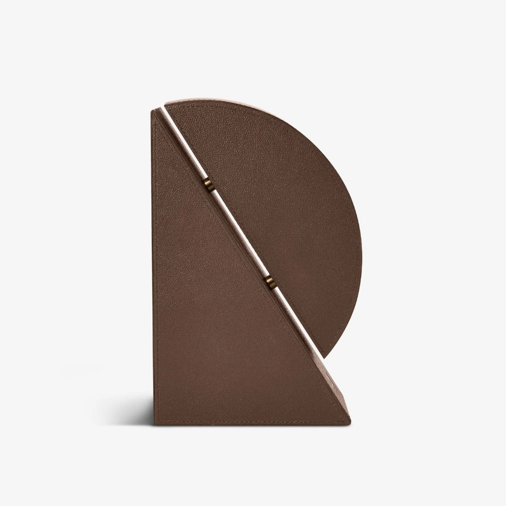 LibraryCollection_CubistBookend_BrownLeather_StraightOn_Assouline_2025_e464df7b-70ca-4c4d-8180-4a1d8d5ac269-1000x1000.png