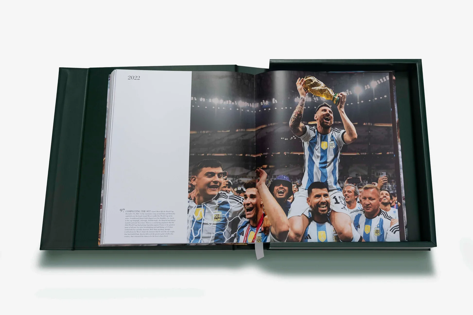 Football_Spreads_010.jpg.webp