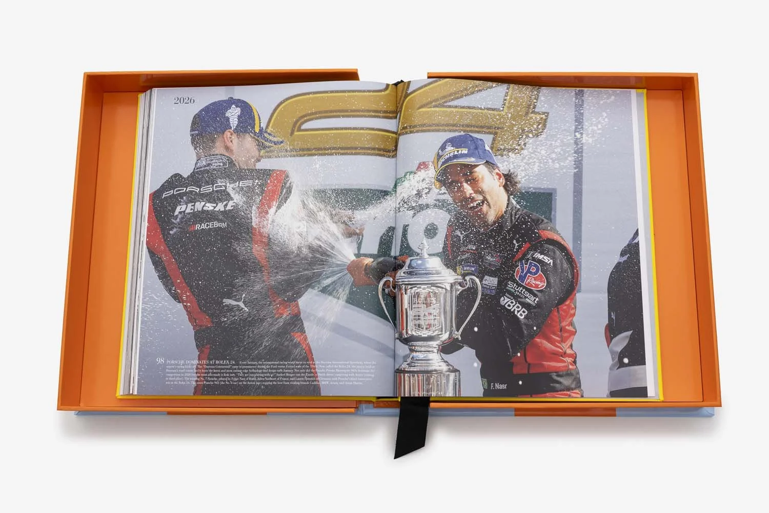 Porsche_Ultimate_Spread_011.jpg
