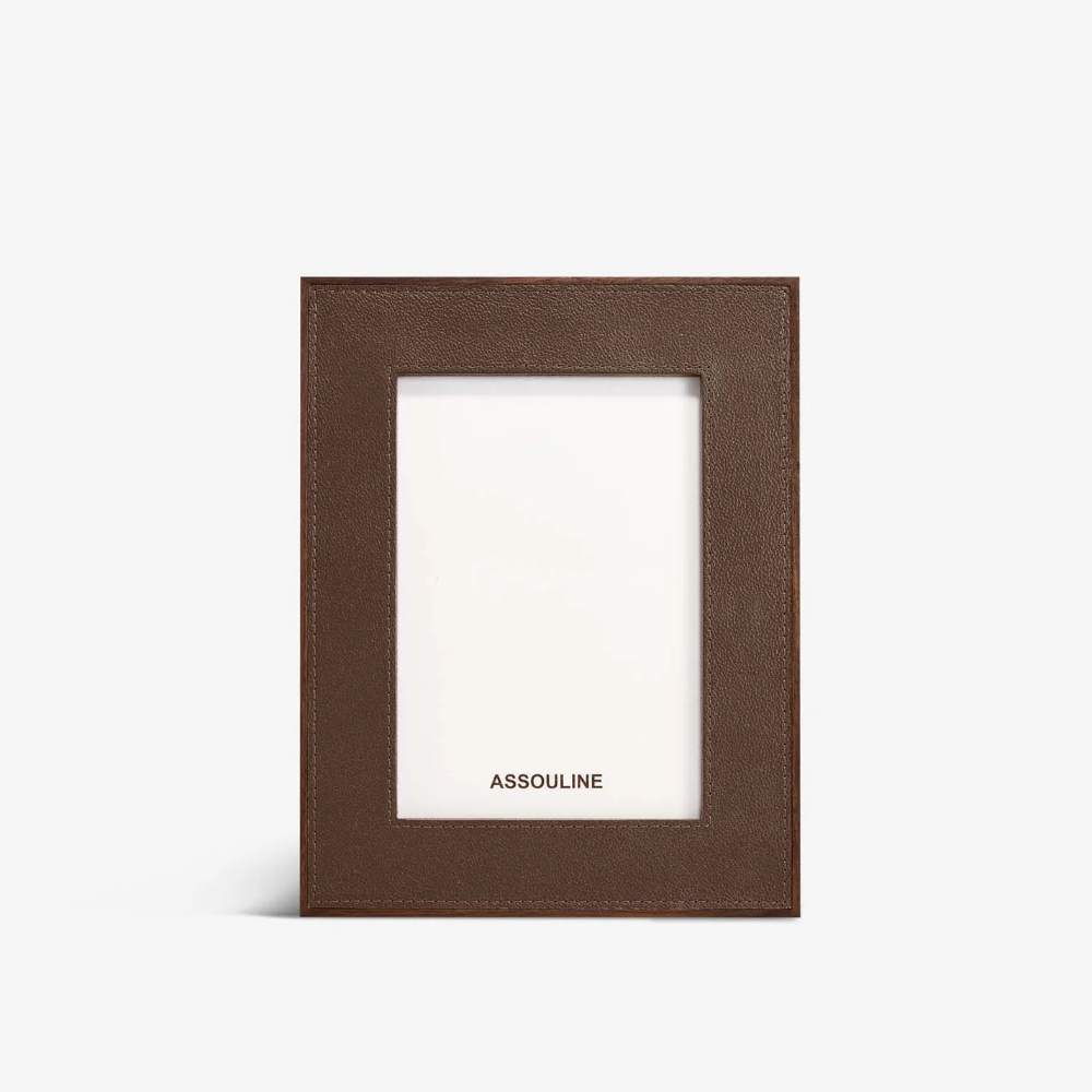 Library_Collection_Heritage_Picture_Frame_Brown_Leather_Straight_On_Assouline_2025-1000x1000.png