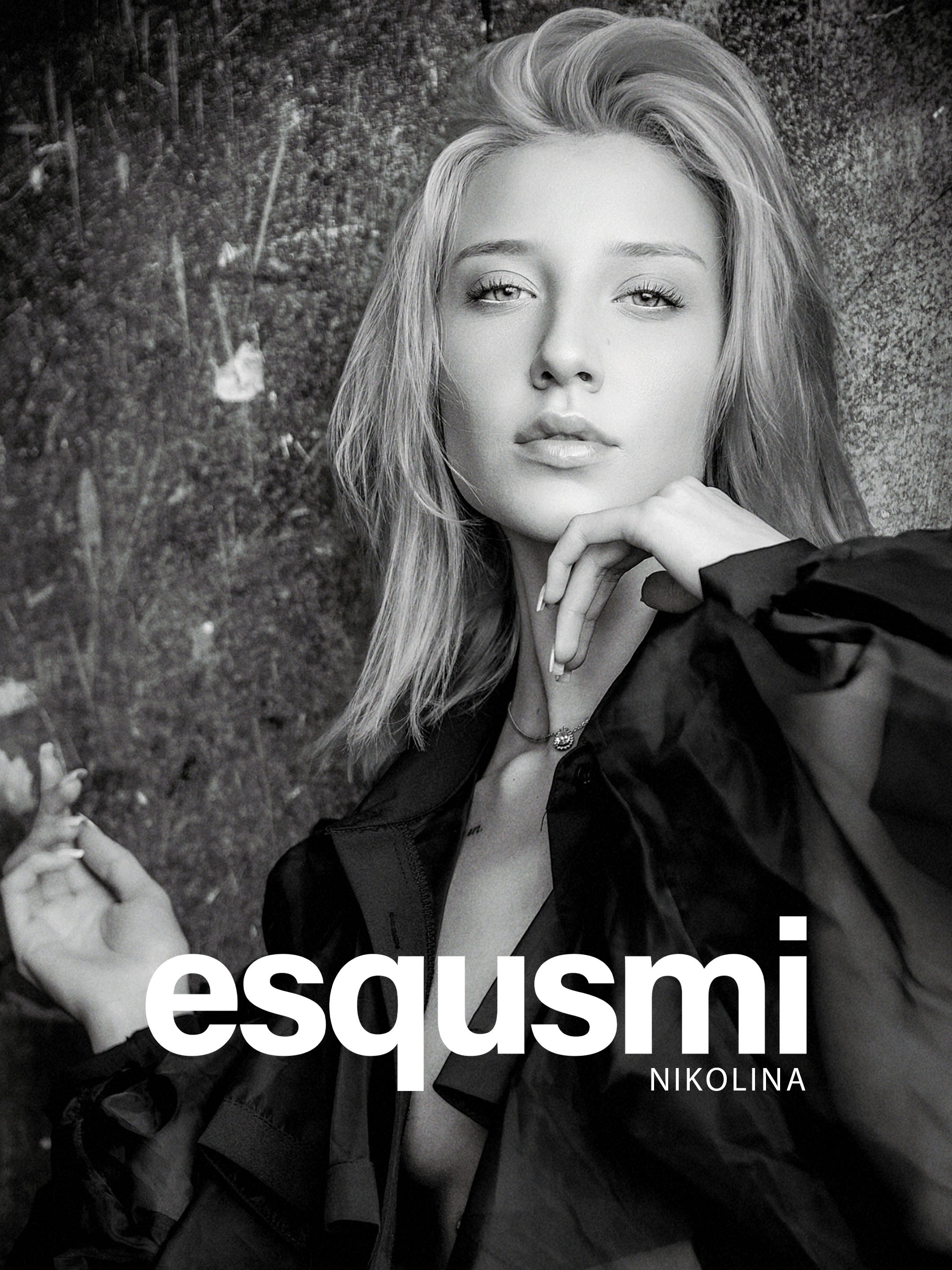 Eyes That Hold the Frame