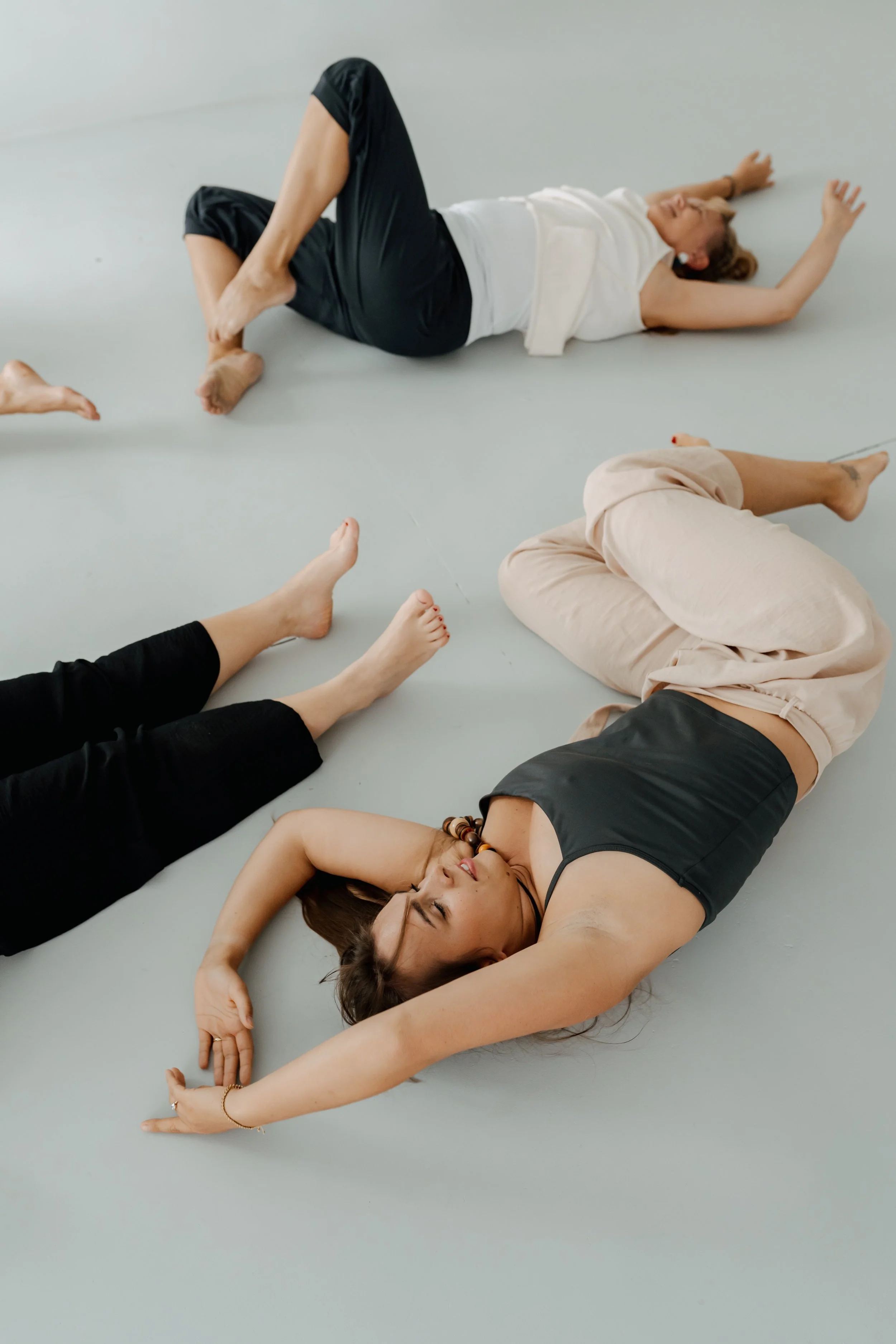 Free movement session -  dance wave inspired by 5RHYTMS and ecstatic dance - using warm up to connect to self and others. 